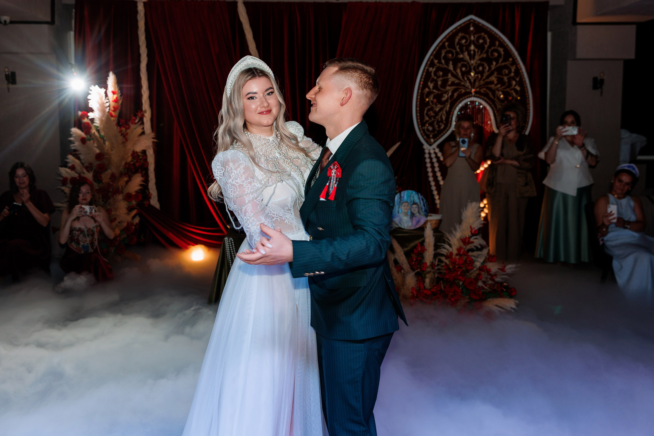 15 августа А&М. Профессиональный фотограф в Брянске Аля Подольная. Свадебный, семейный, портретный фотограф. Выпускные альбомы. Опыт более 10 лет. АЛЯМОМЕНТ