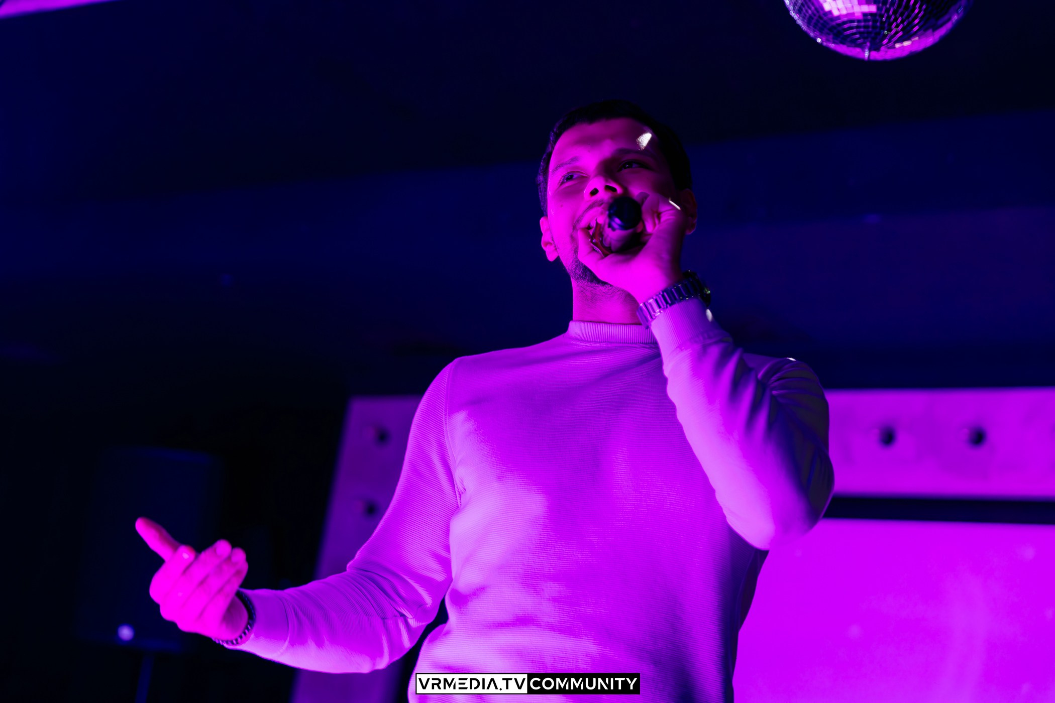 Караоке-бар «Volna»: Friends day или день дружбана