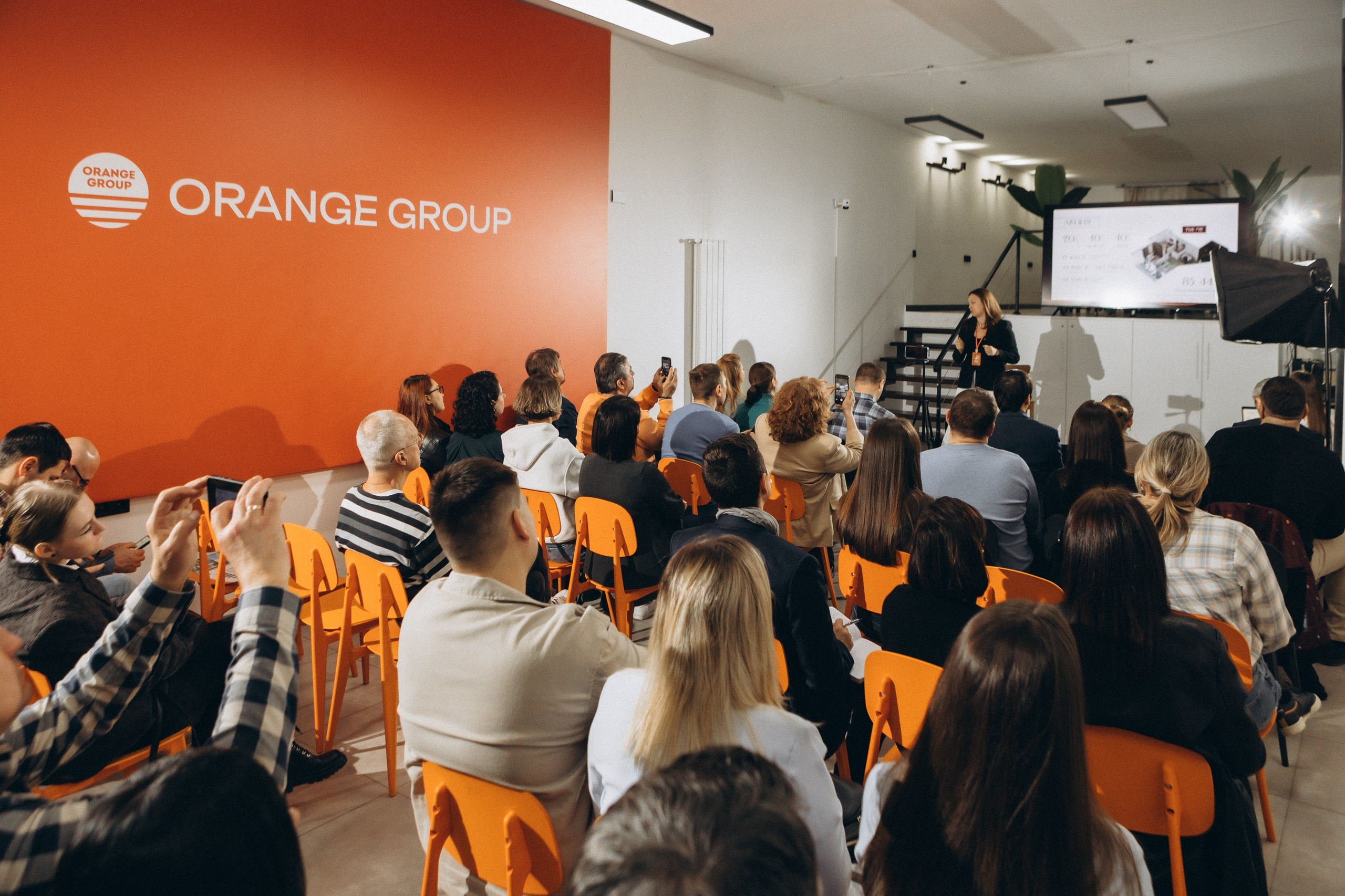 Orange Group. Photographer in Georgia Pavel Sharnikov