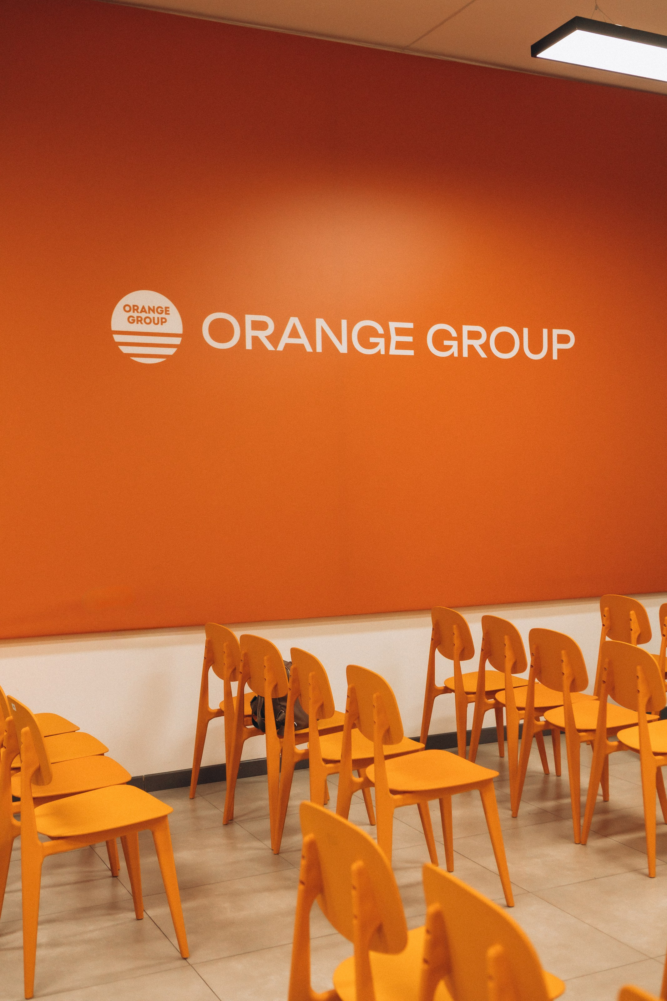 Orange Group. Photographer in Georgia Pavel Sharnikov