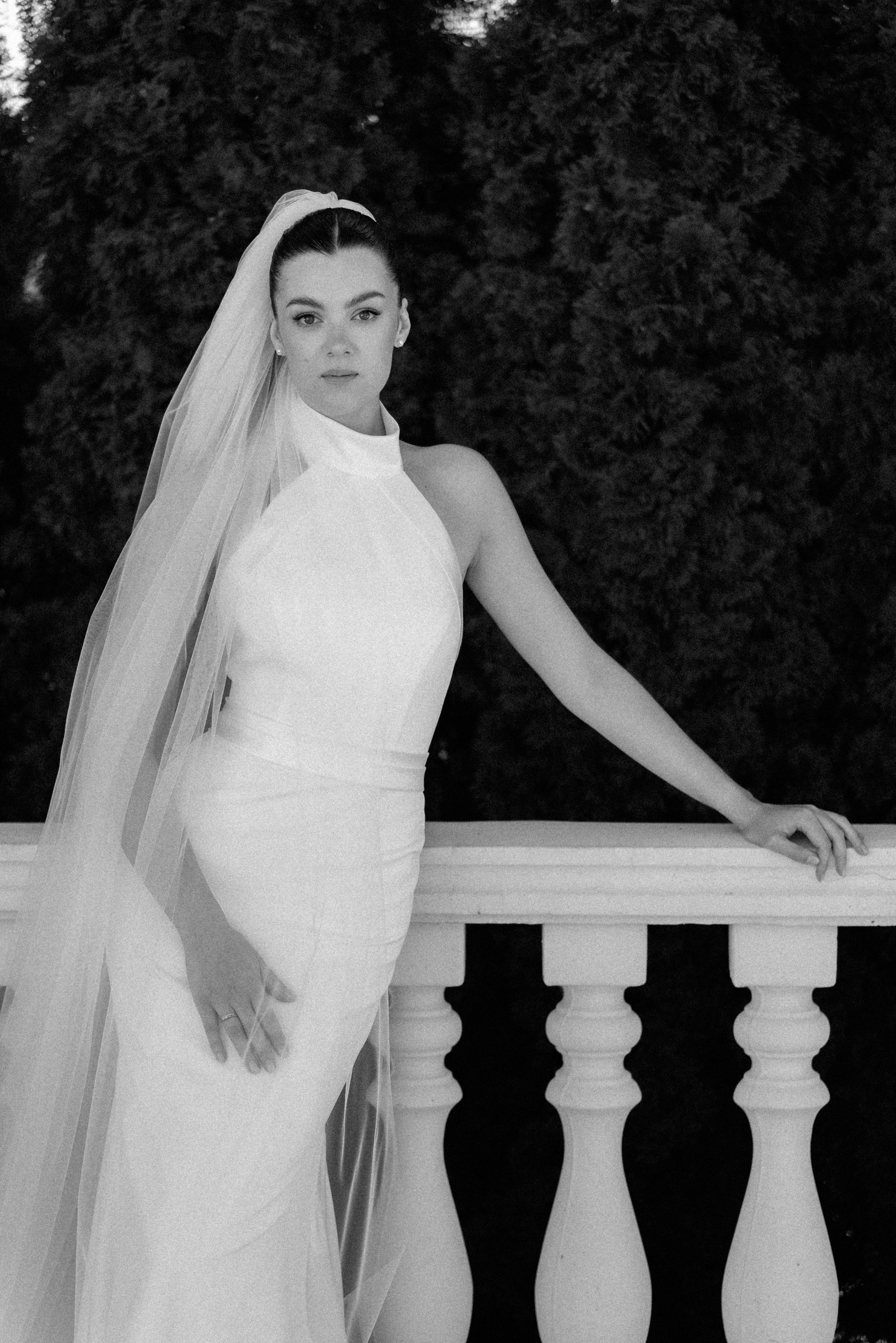 Wedding day in VERSAL PARK. Wedding PHOTOGRAPHER Andrew Vnukov
