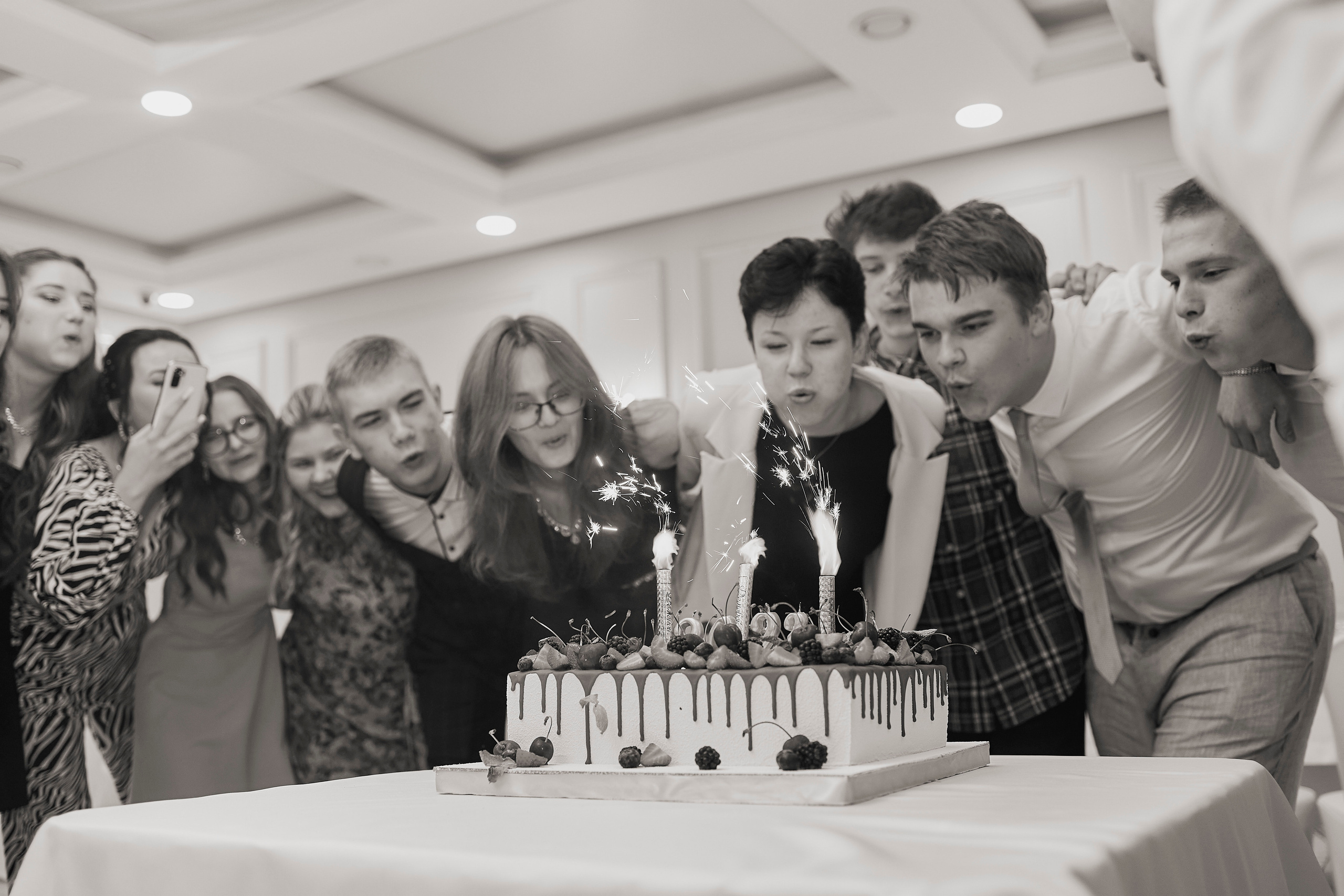 Школа № 68 (выпускной 2023). Фотограф Иван Кузьмин на любое Ваше мероприятие