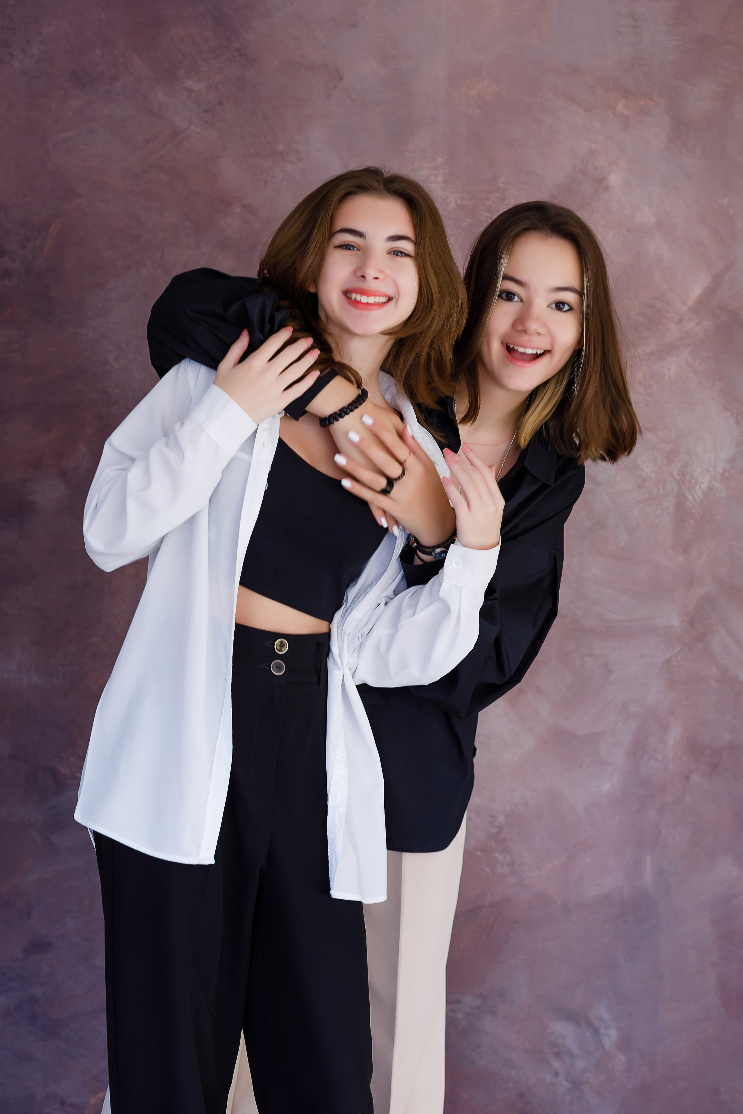 Выпускной альбом для 9-11 классов. Свадебный и семейный фотограф в Оренбурге Ильяна Тукжанова