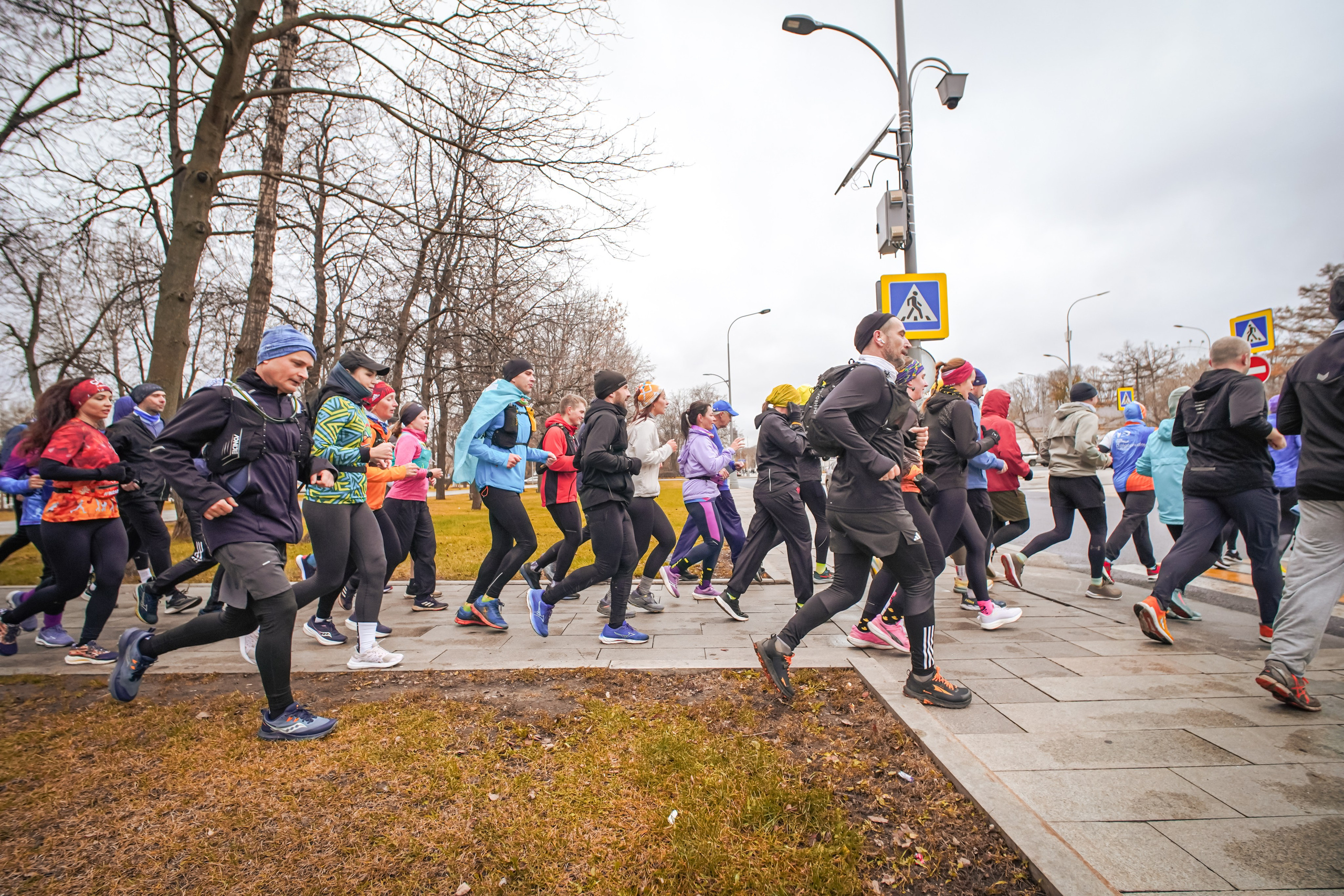 #марафонудома #яuzarun 2024 2-я петля, группа 6:30. Роман Капилюшов. Бег. Фото. Видео. г. Люберцы