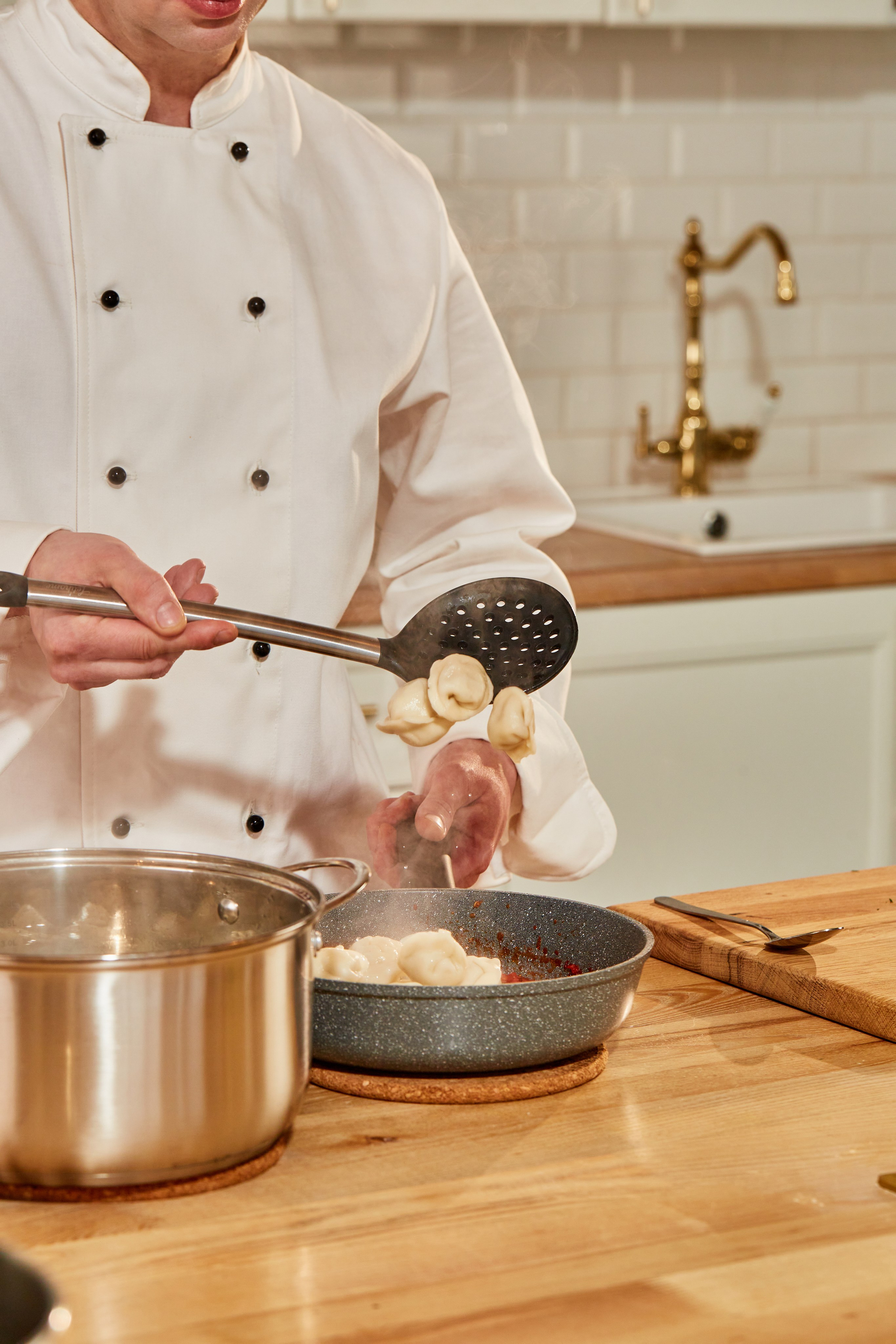 «Сила мяса». Рилс, тв, фуд фото, стилистика, видео и продакшн. Организация съёмок для ресторанов и брендов. Вкусно, эстетично, профессионально