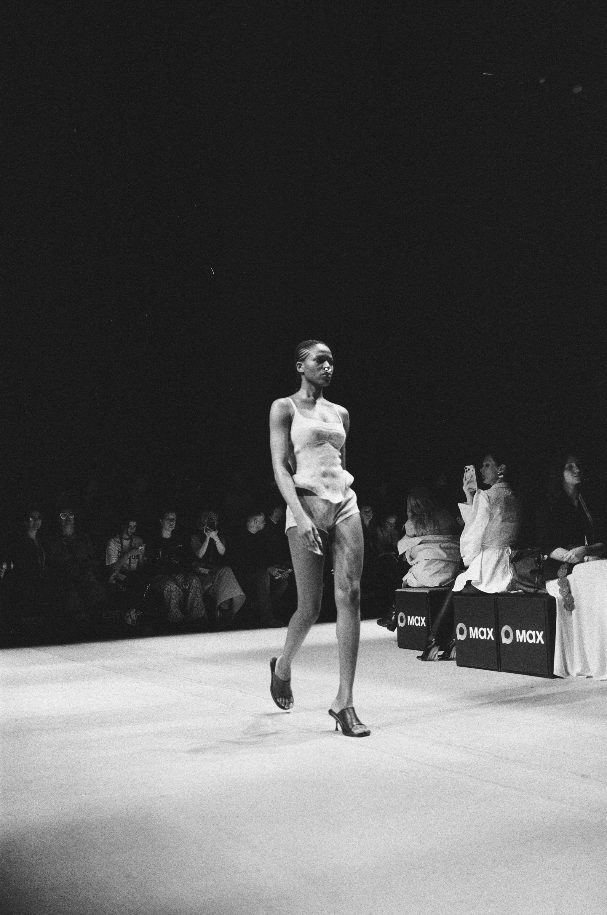 День 3. Плёночный фотограф Москва, Саша Звук