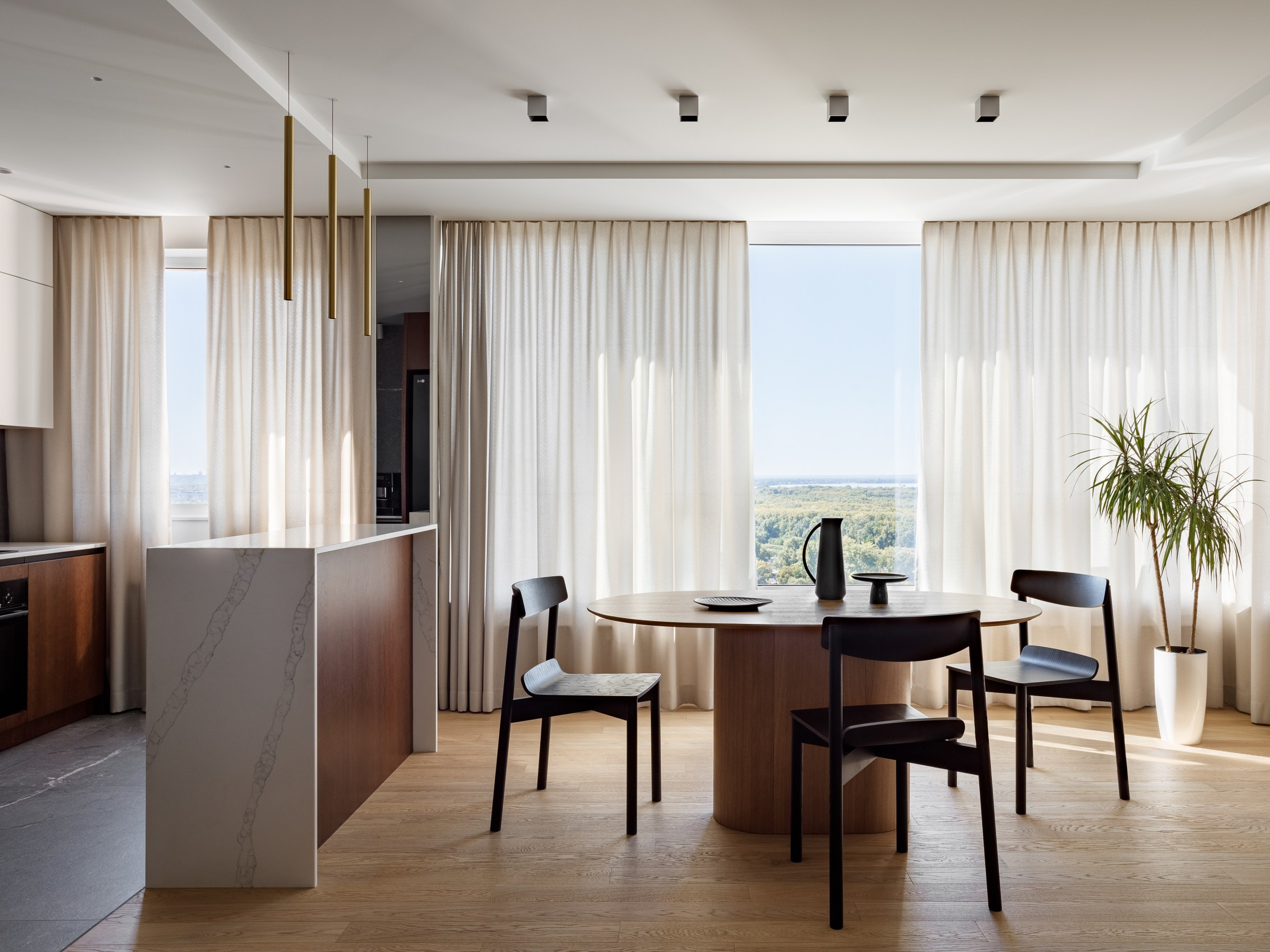 СЕРГЕЙ КУЗЕВАНОВ: КВАРТИРА НА ОСЕТИНСКОЙ. Интерьерный фотограф Дима Птицын и стилист Дарья Копылова