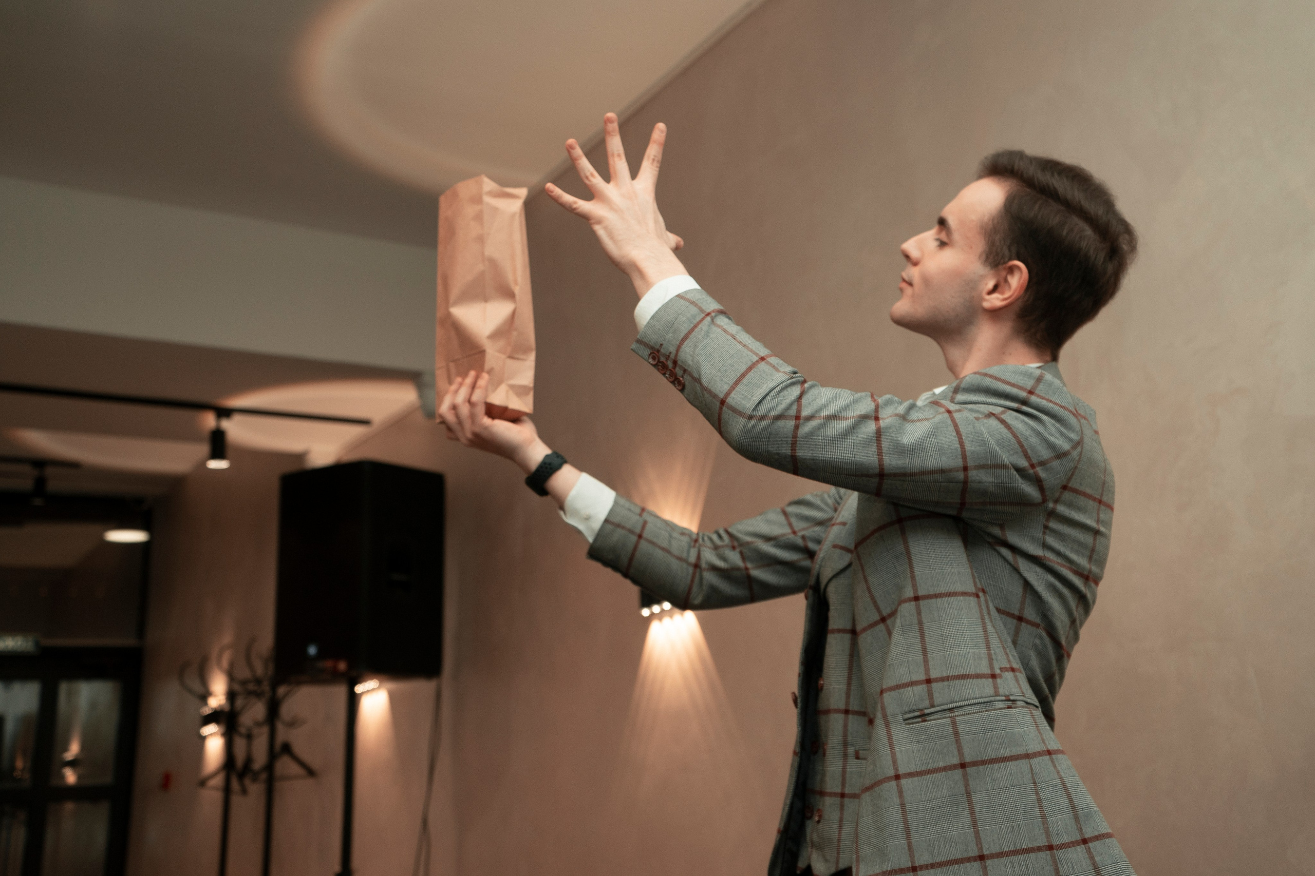 Свадебные фотографии из отеля Чингисхан города Улан-Удэ Алексея и Оюны. Фотограф в Улан-Удэ. Свадебный фотограф в Улан-Удэ