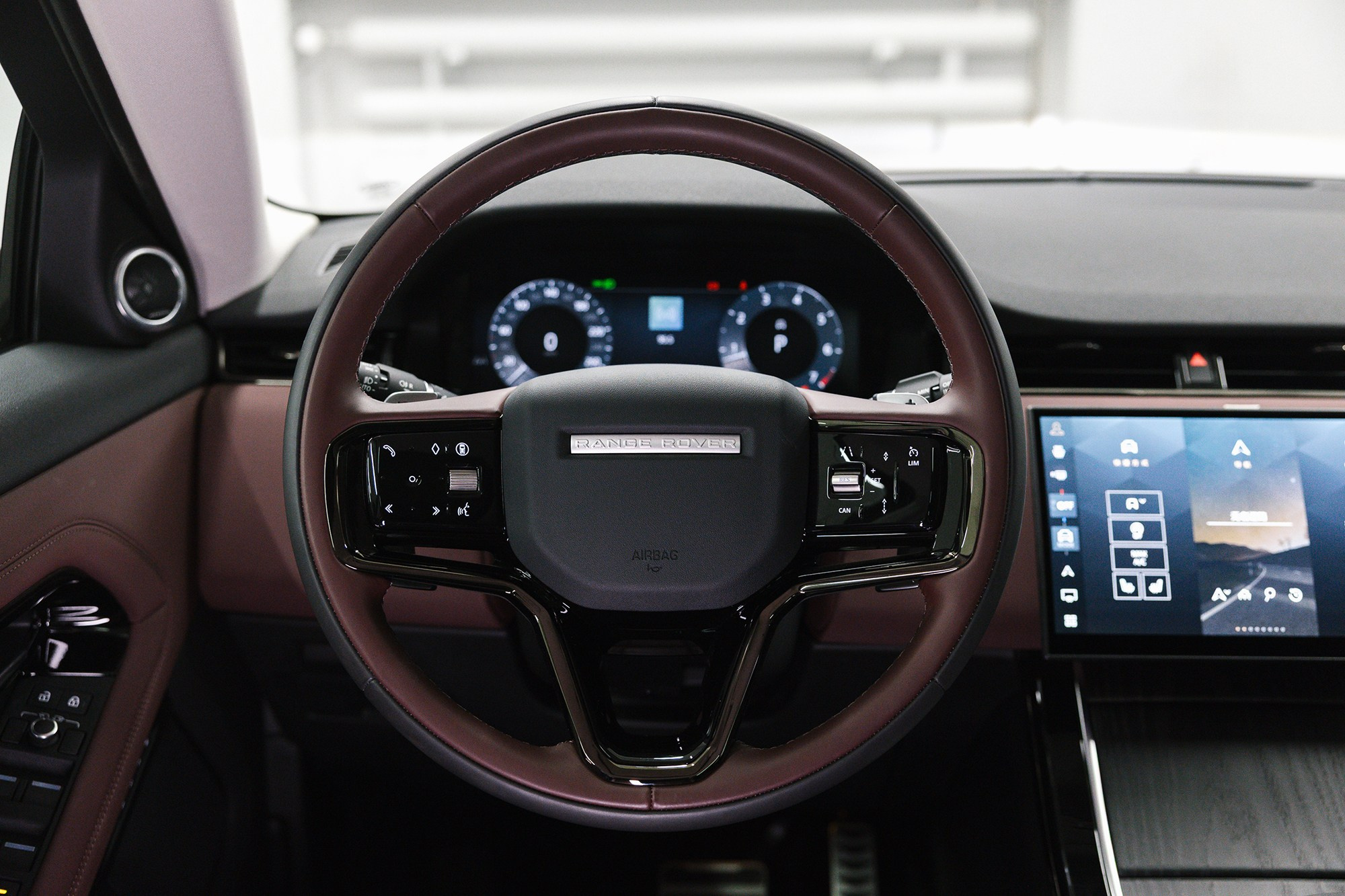 Land Rover Range Rover Evoque.2.0 Si4 4WD AT (249 л. с.). Автосалон «Х-Авто»