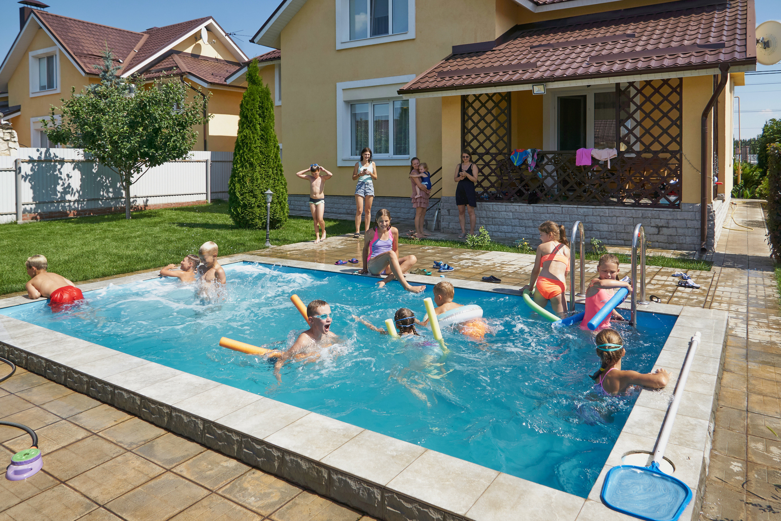 Праздник у бассейна. Семейный фотограф Владимир Просвиркин. г. Самара