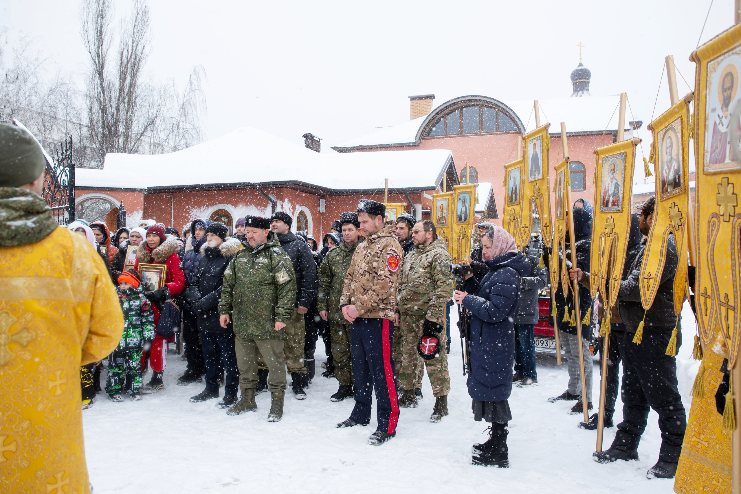 Крестный ход по д. Островцы Раменского городского округа. Семейный и детский фотограф Анна Петракова