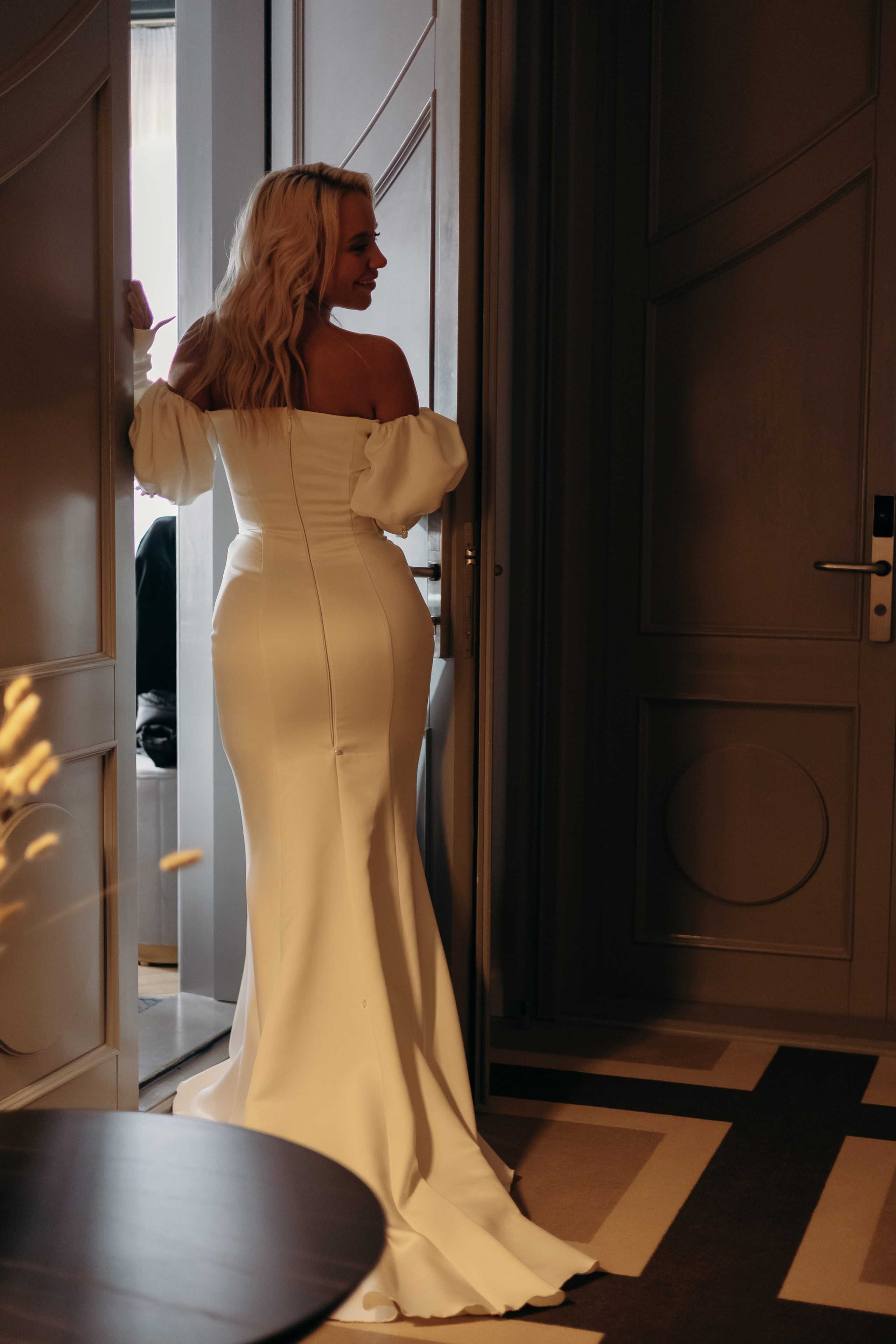 Александр и Елена (сборы, ресторан). Фотограф свадебный семейный в Красноярске Шукшина Наталья