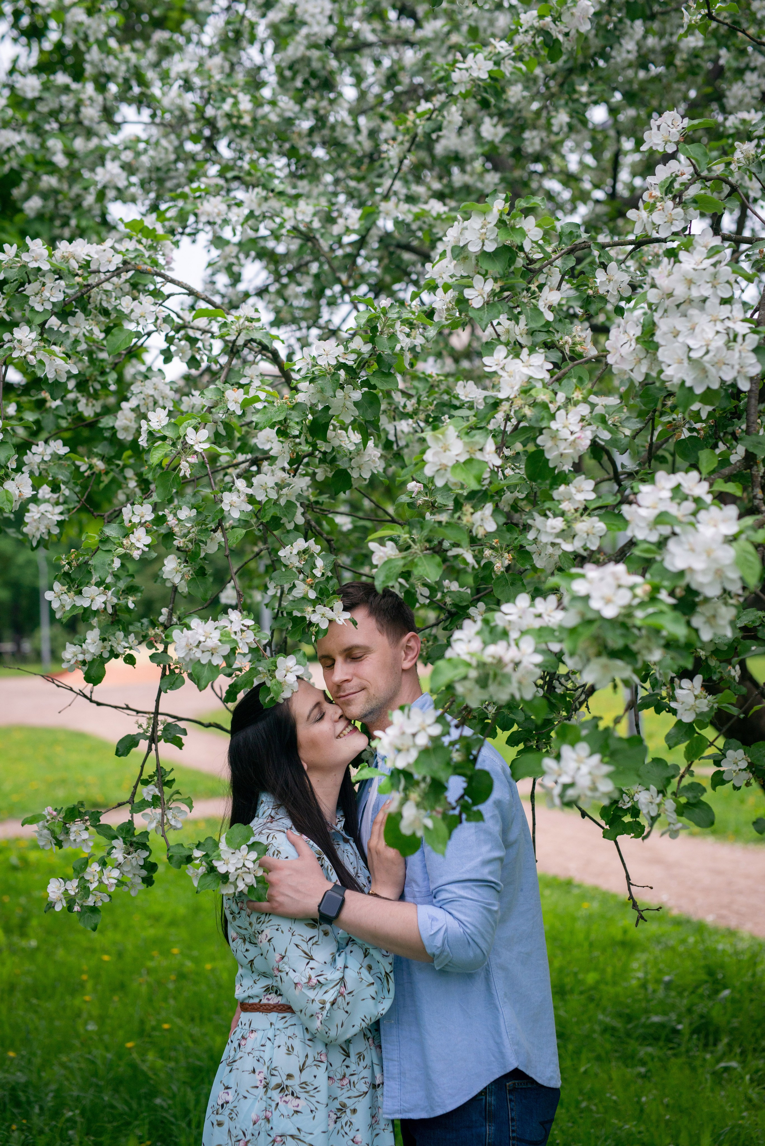 Наташа и Дима (фотосессия в цветущих садах). Портретный, семейный и свадебный фотограф в Санкт-Петербурге и в Пушкине Ширяев Денис