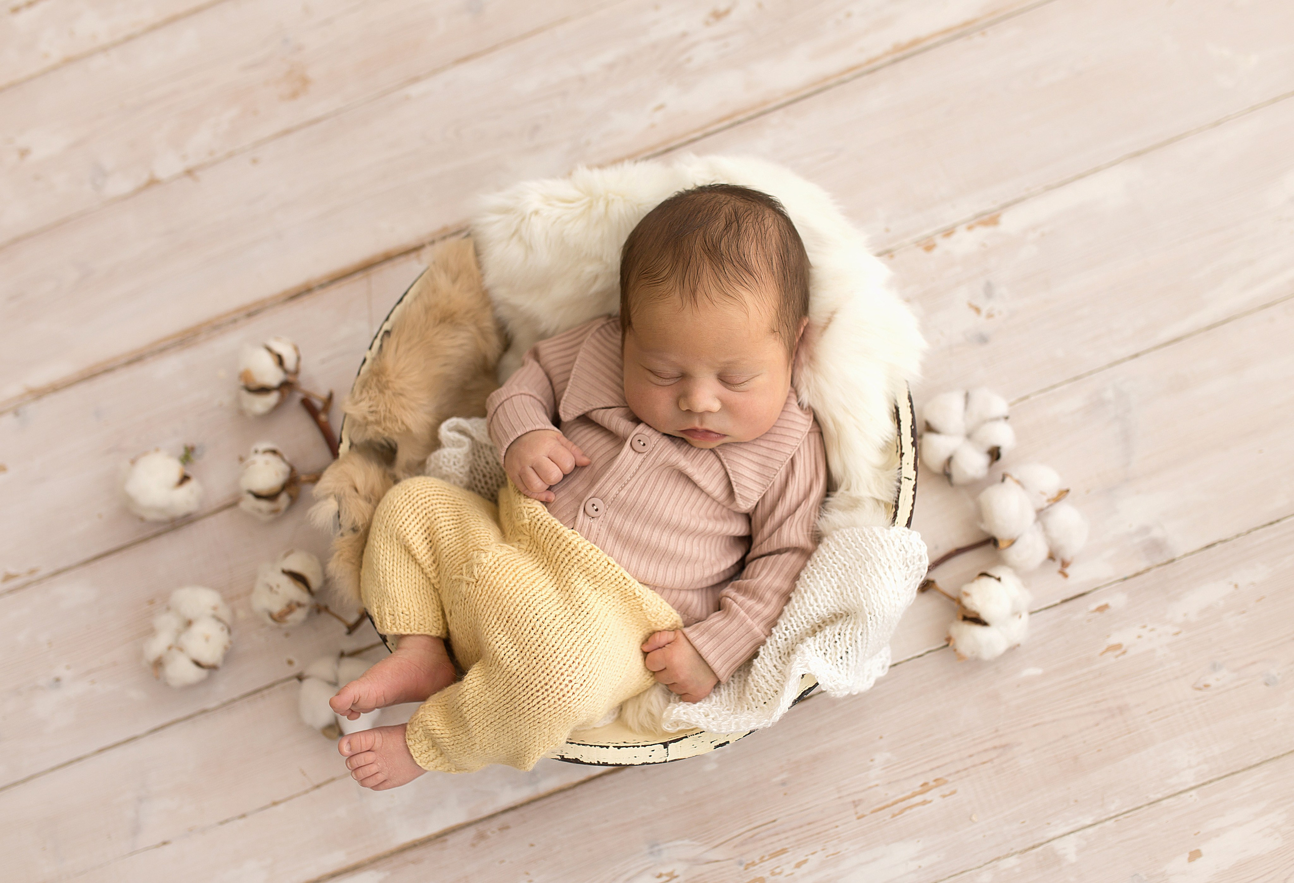 Фотосессия новорождённого. Фотограф новорождённых малышей и детский фотограф В Казани Лана Максим