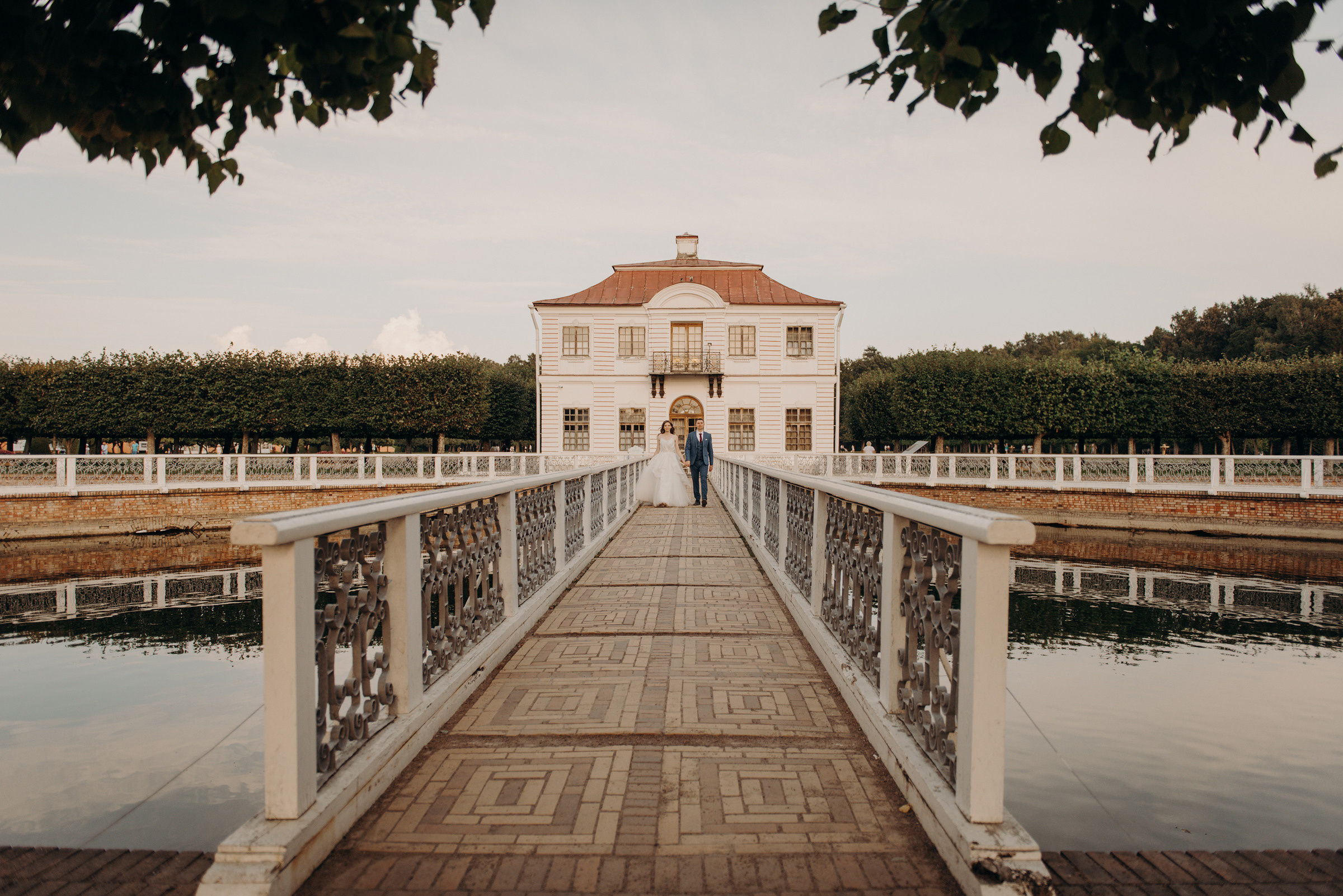 свадебная фотосессия в Петергофе, фотограф на свадьбу в Петергофе