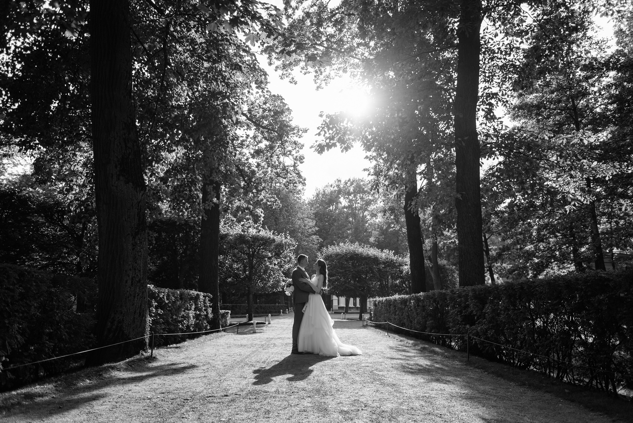 свадебная фотосессия в Петергофе, фотограф на свадьбу в Петергофе