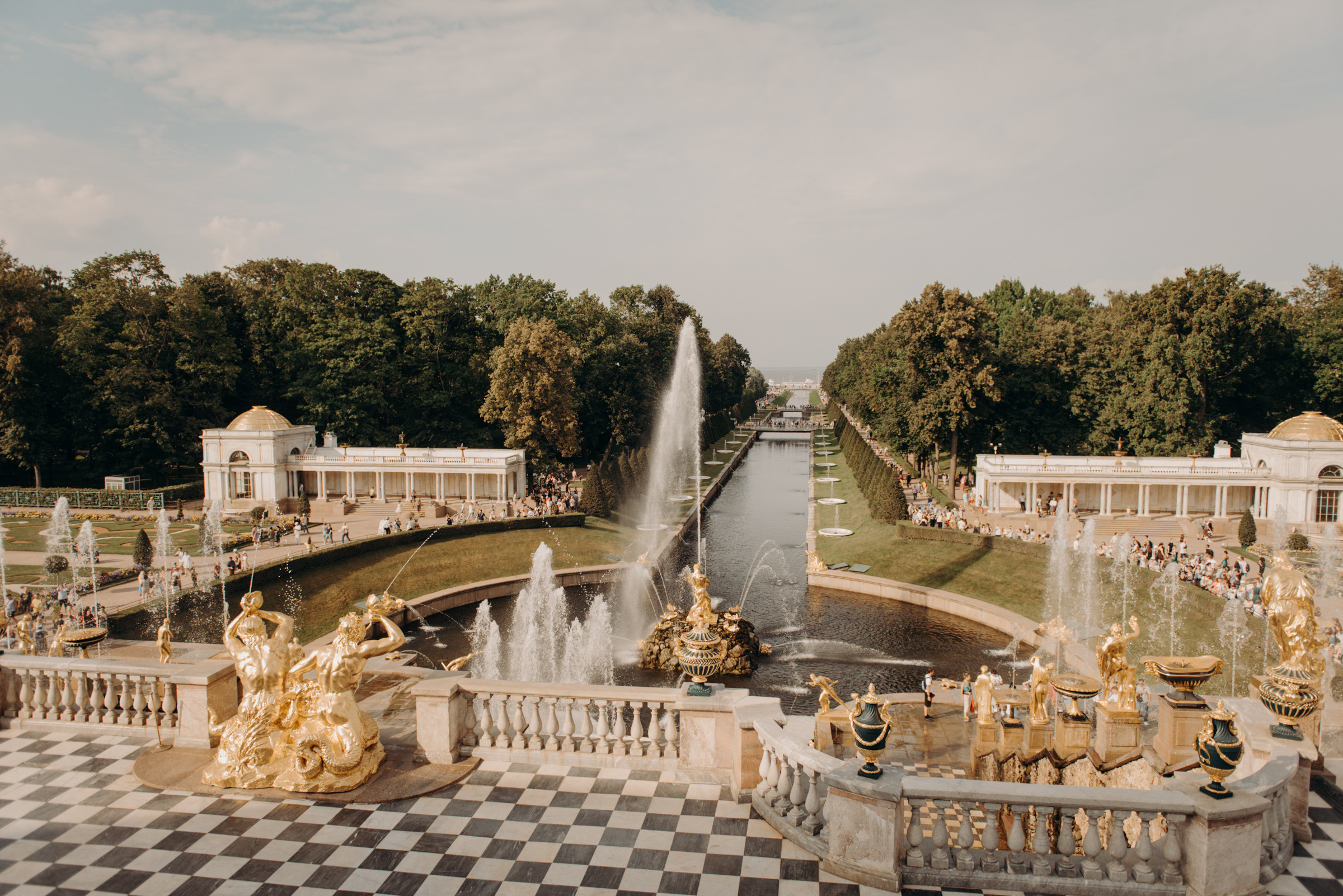 свадебная фотосессия в Петергофе, фотограф на свадьбу в Петергофе