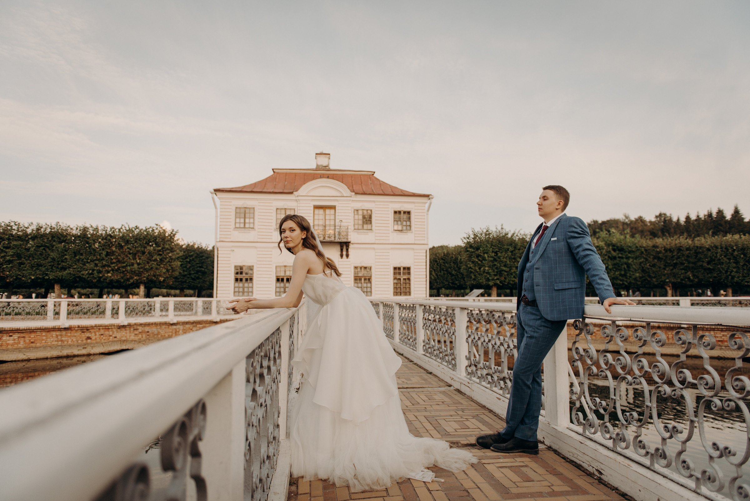 свадебная фотосессия в Петергофе, фотограф на свадьбу в Петергофе