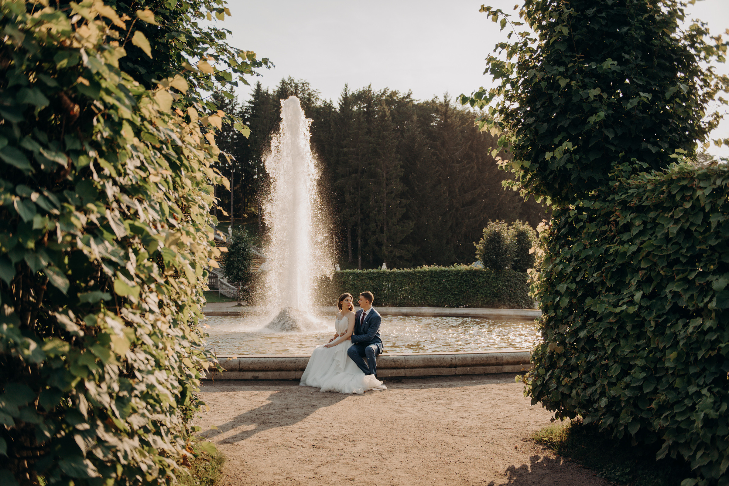свадебная фотосессия в Петергофе, фотограф на свадьбу в Петергофе