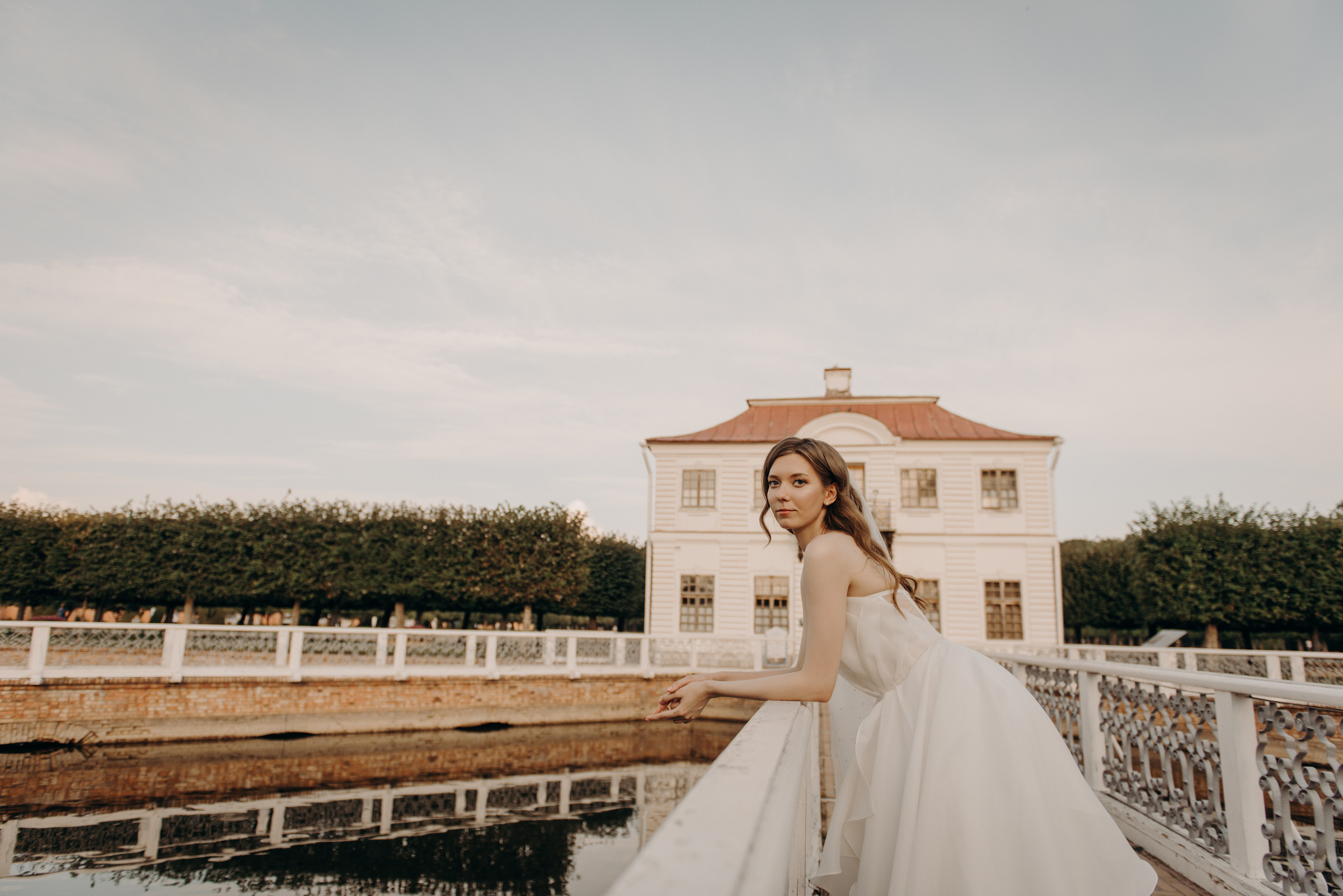 свадебная фотосессия в Петергофе, фотограф на свадьбу в Петергофе