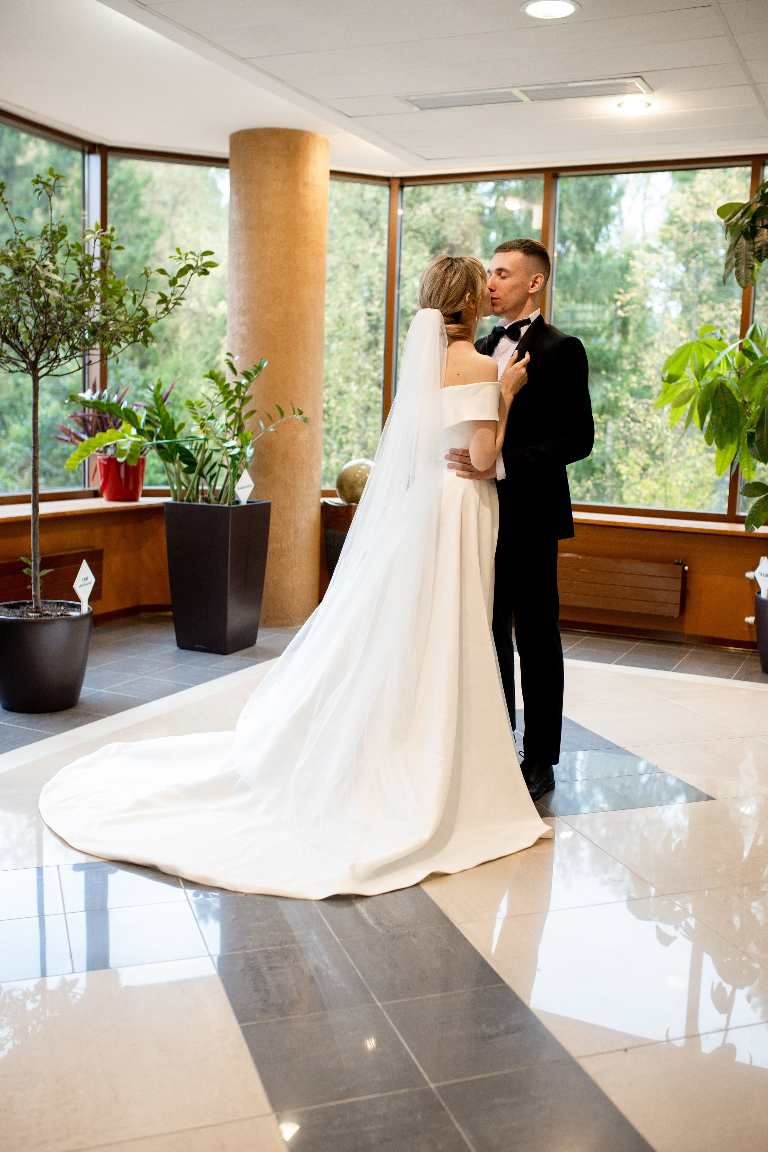 Свадебная фотосессия в отеле Ареал. Фотограф в Железнодорожном и Балашихе