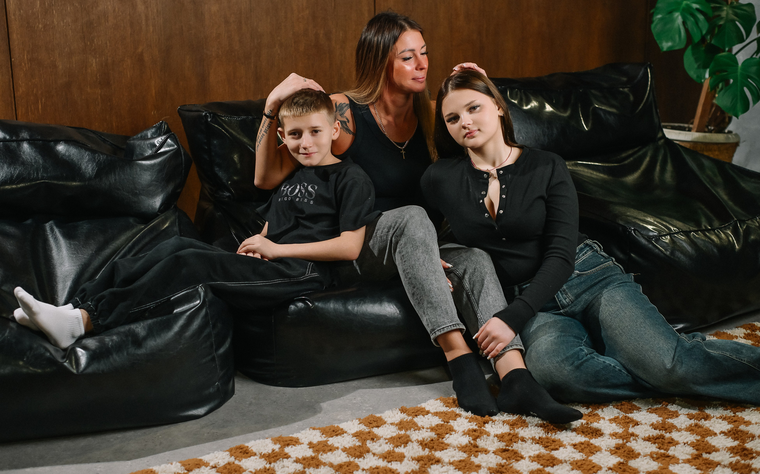 Александра с детьми