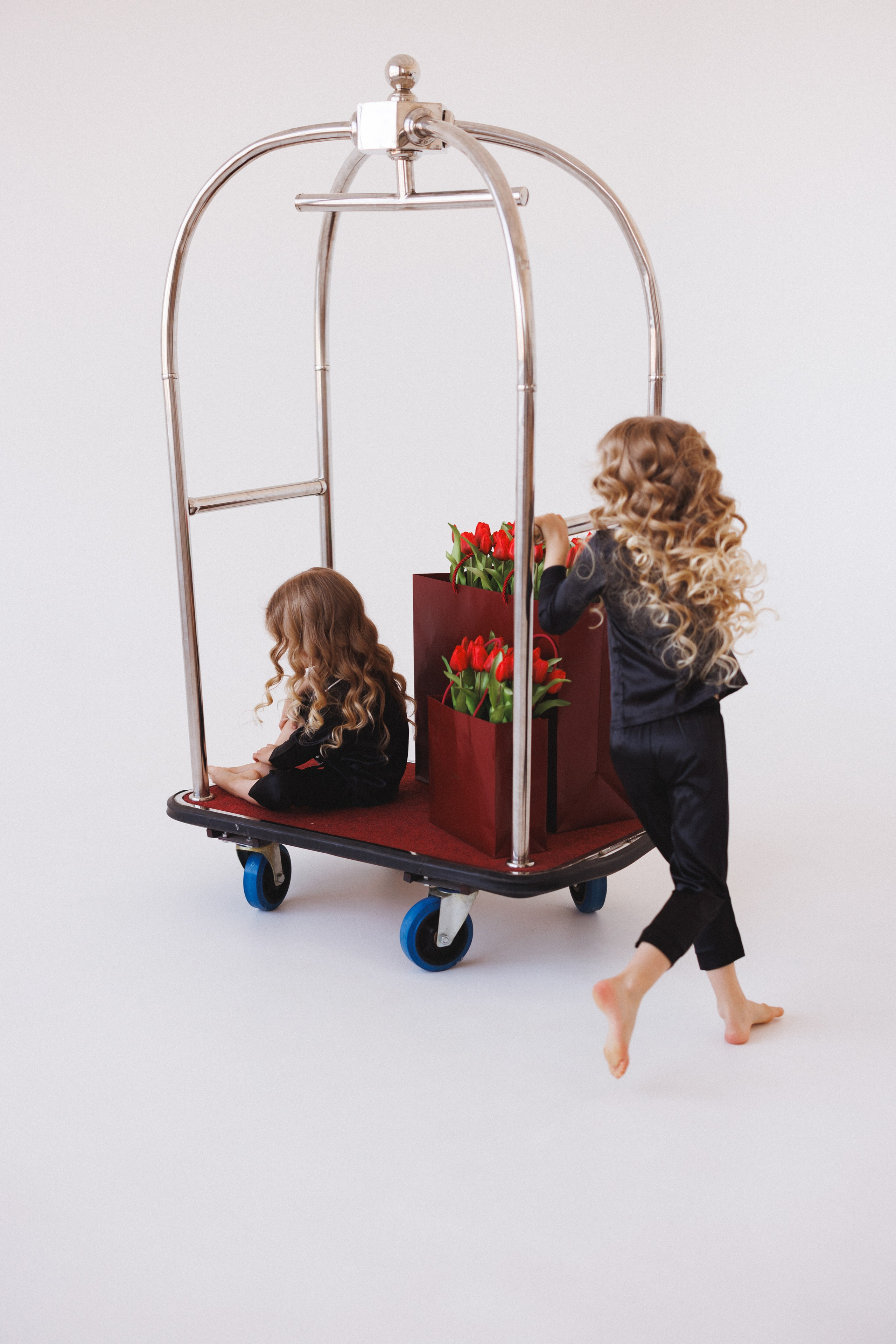 Фотосессия для девочек в тематике «Гардеробная». Семейный и детский фотограф в Краснодаре Анна Трашкова