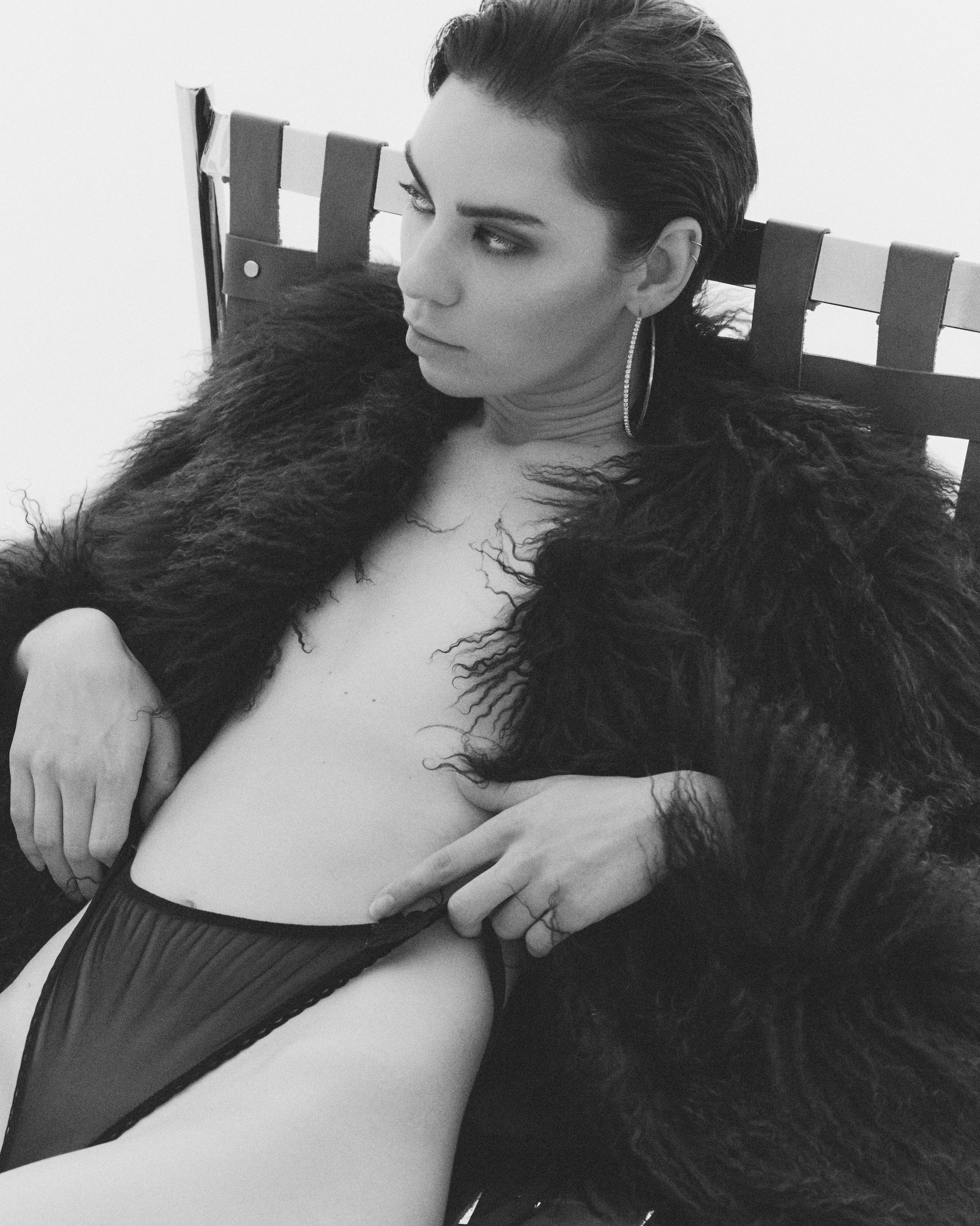 Регина. Z H U R A V L E V