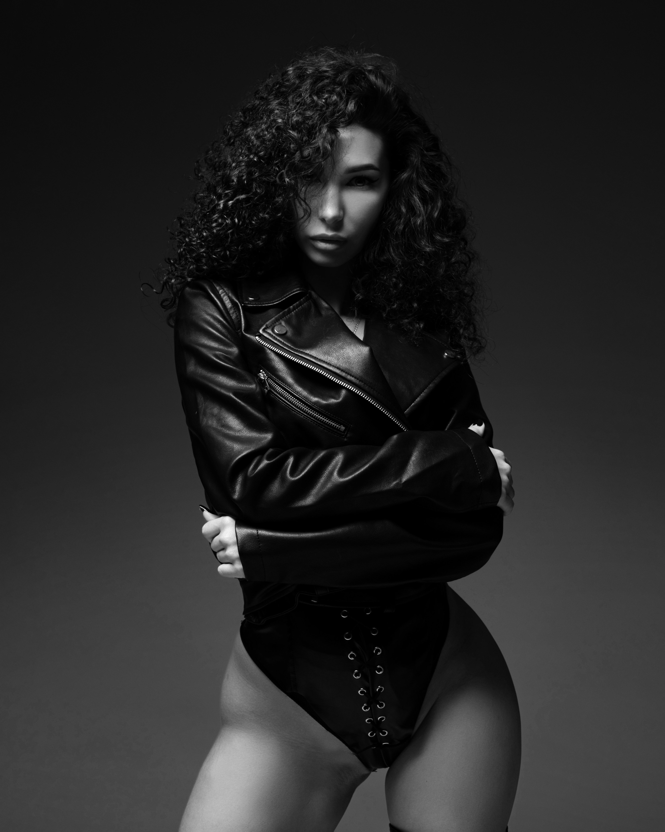 ЧБ фотосессия девушки. Работа НЮ фотографа из Казани