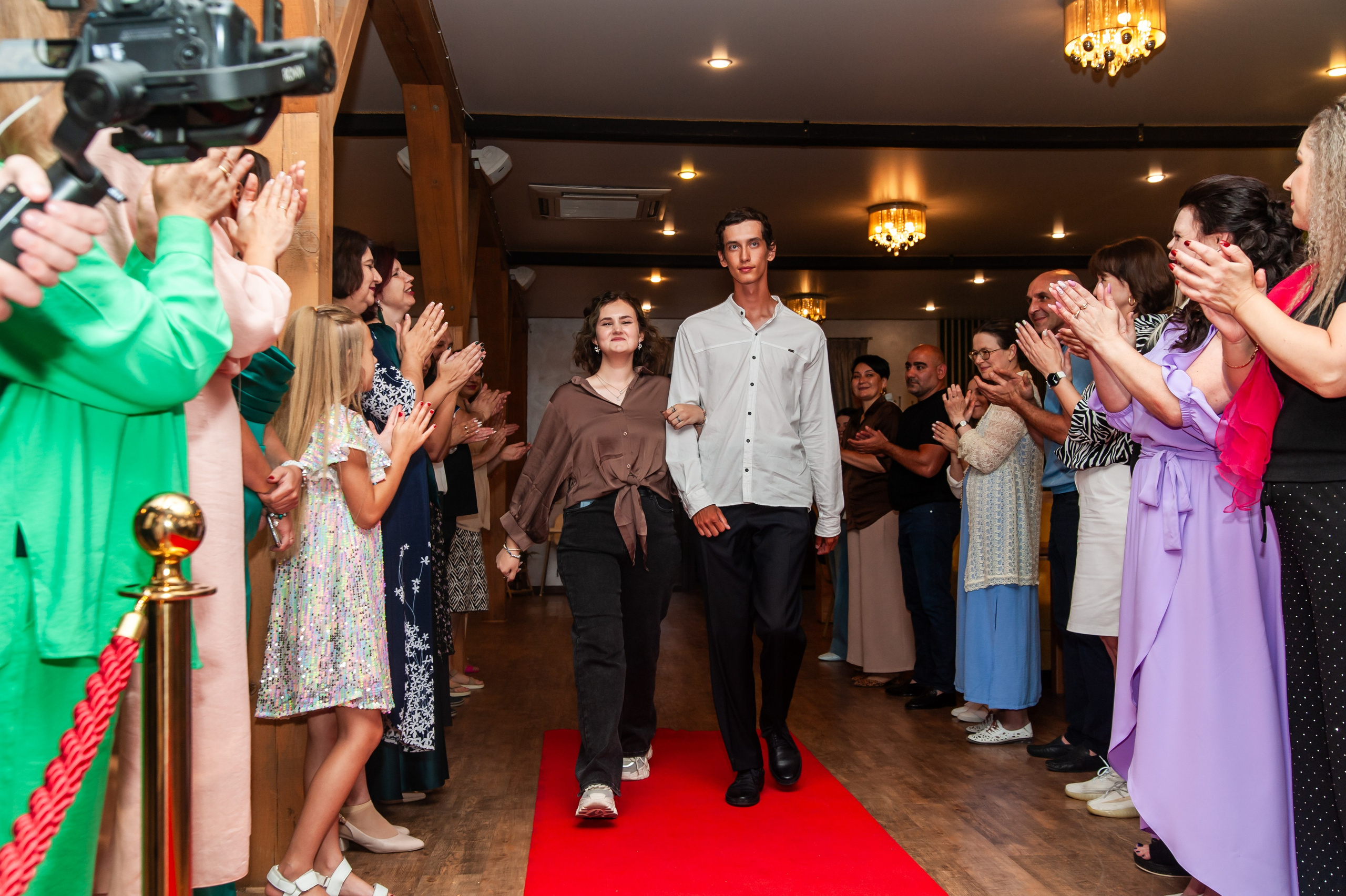 Выпускной МАОУ СОШ № 17 им. Эдуарда Есаяна. Свадебный и семейный фотограф Денис Лукьянов в Краснодаре, Краснодарском крае и Республике Крым