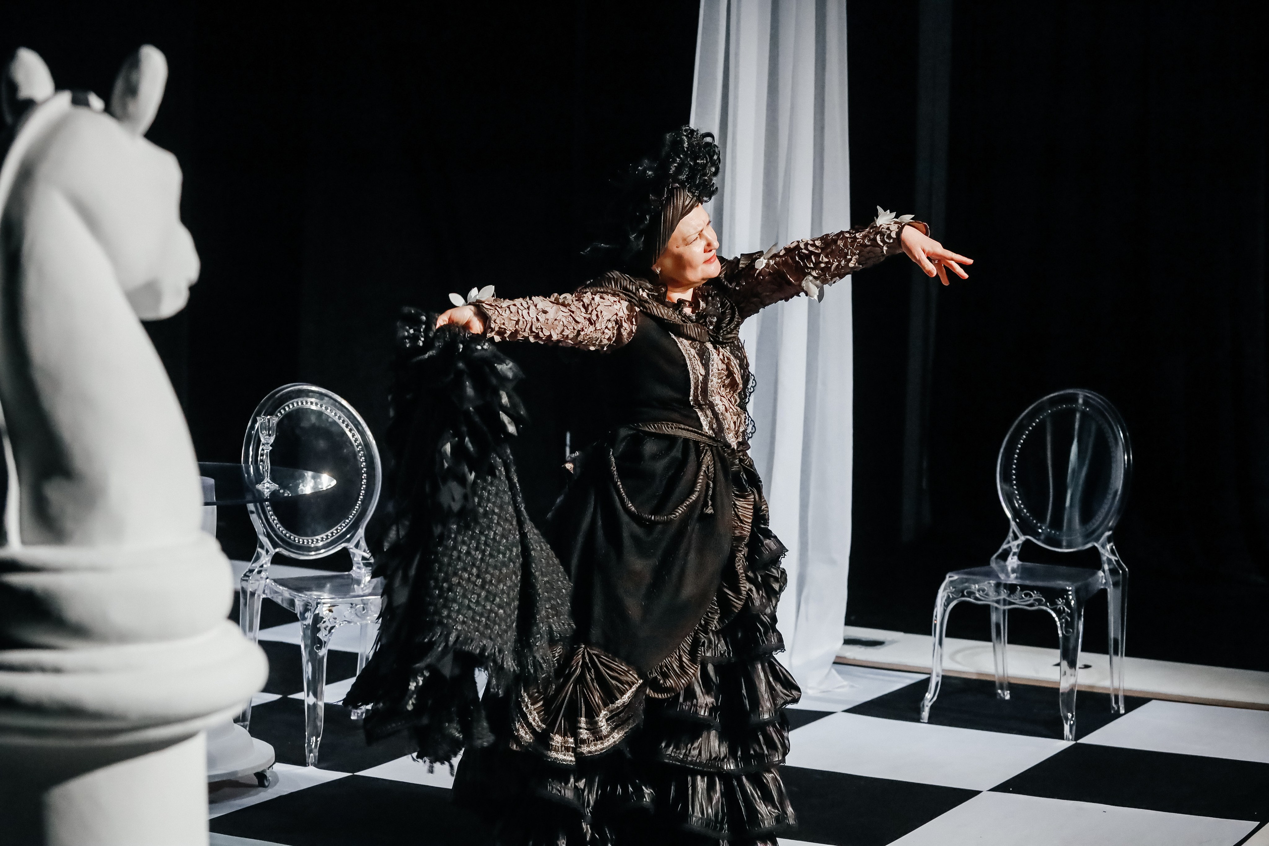 «Дядюшкин сон». Молодёжный театр алтая. Режиссер Дарья Камошина. Фоторепортаж. Театральная фотосъёмка