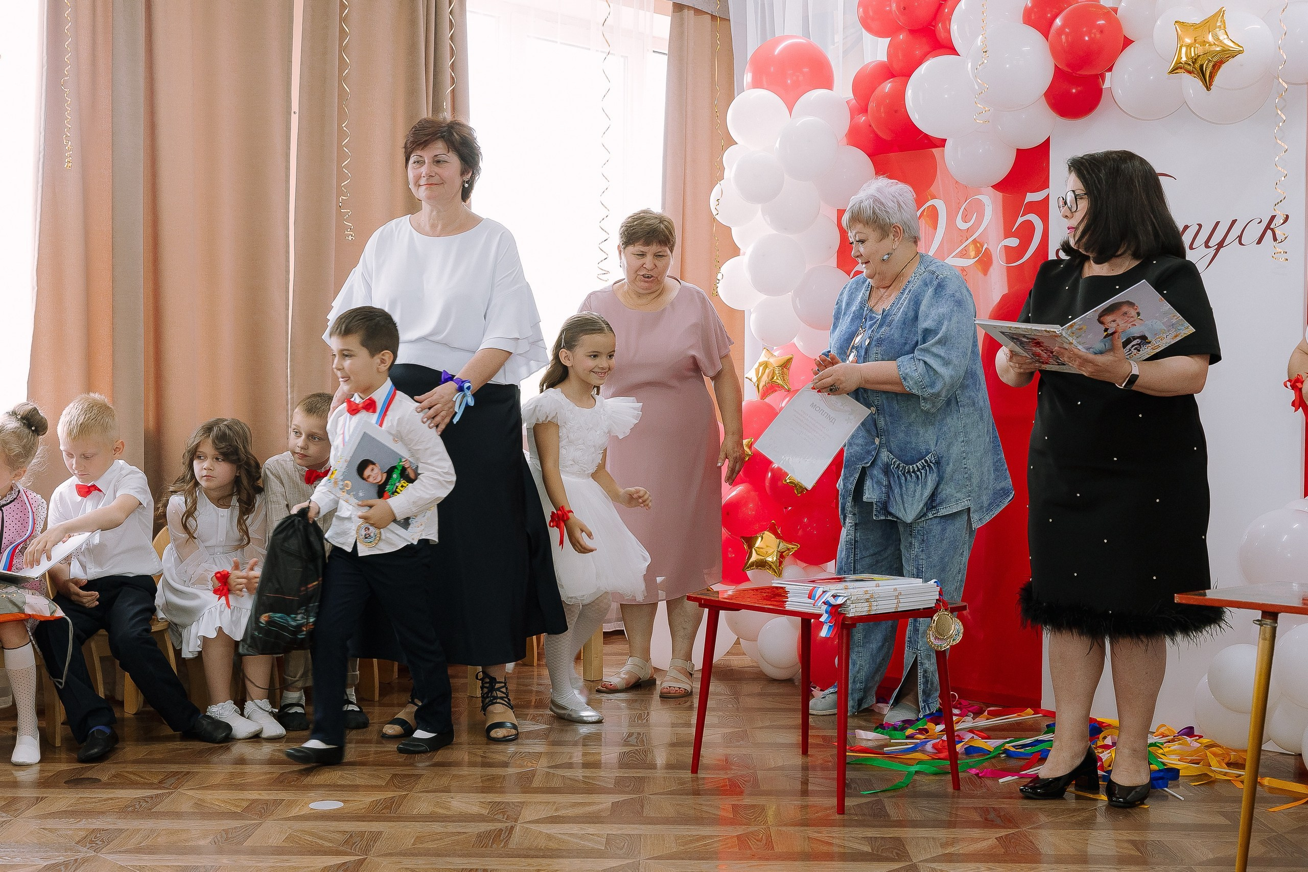 Выпускной в ДС 26. Выпускные альбомы Натальи Бутко: Новороссийск, Анапа, Геленджик