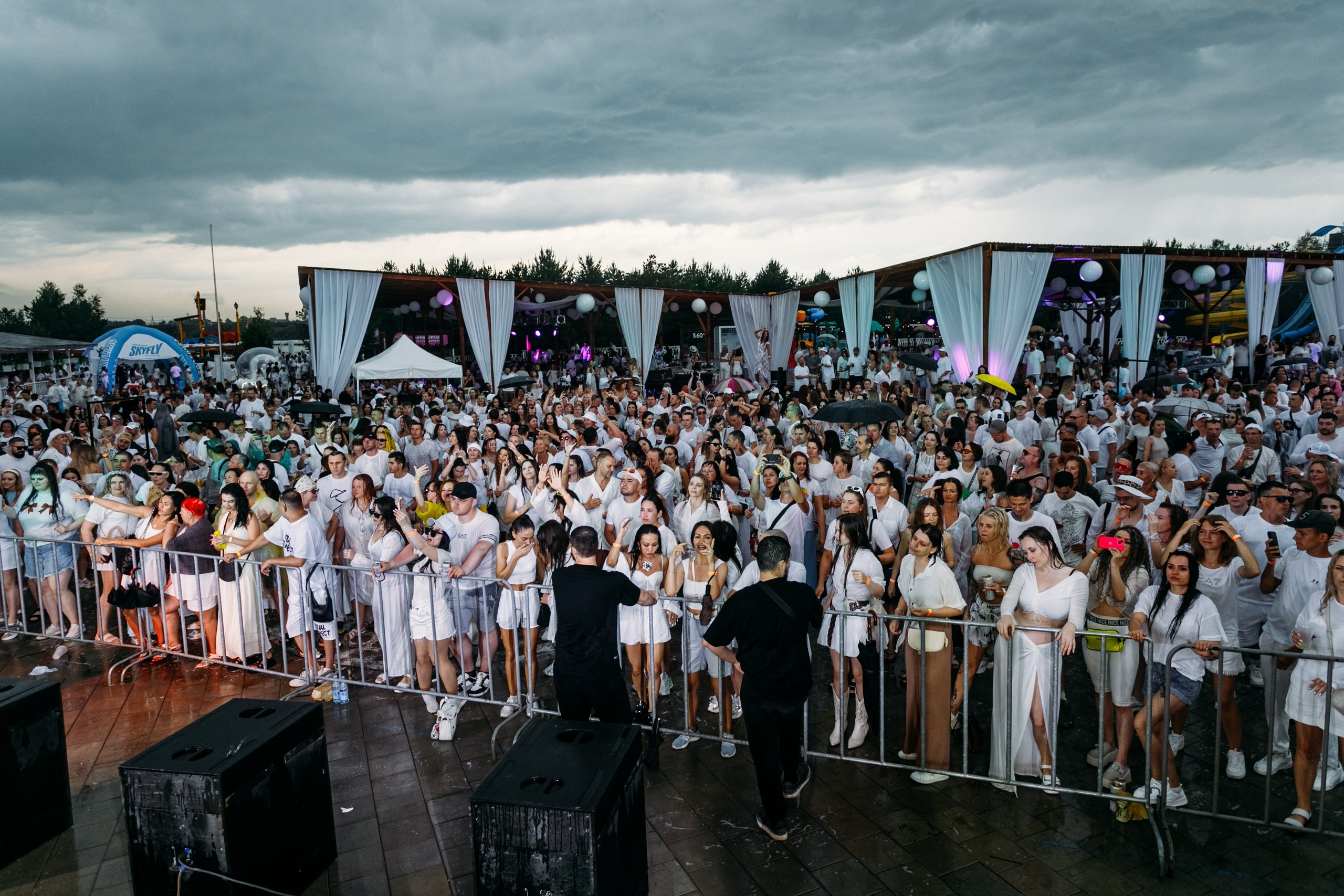 White Party @ Бархат парк. Репортажный фотограф Максим Полянский. Москва, Санкт-Петербург, Красноярск