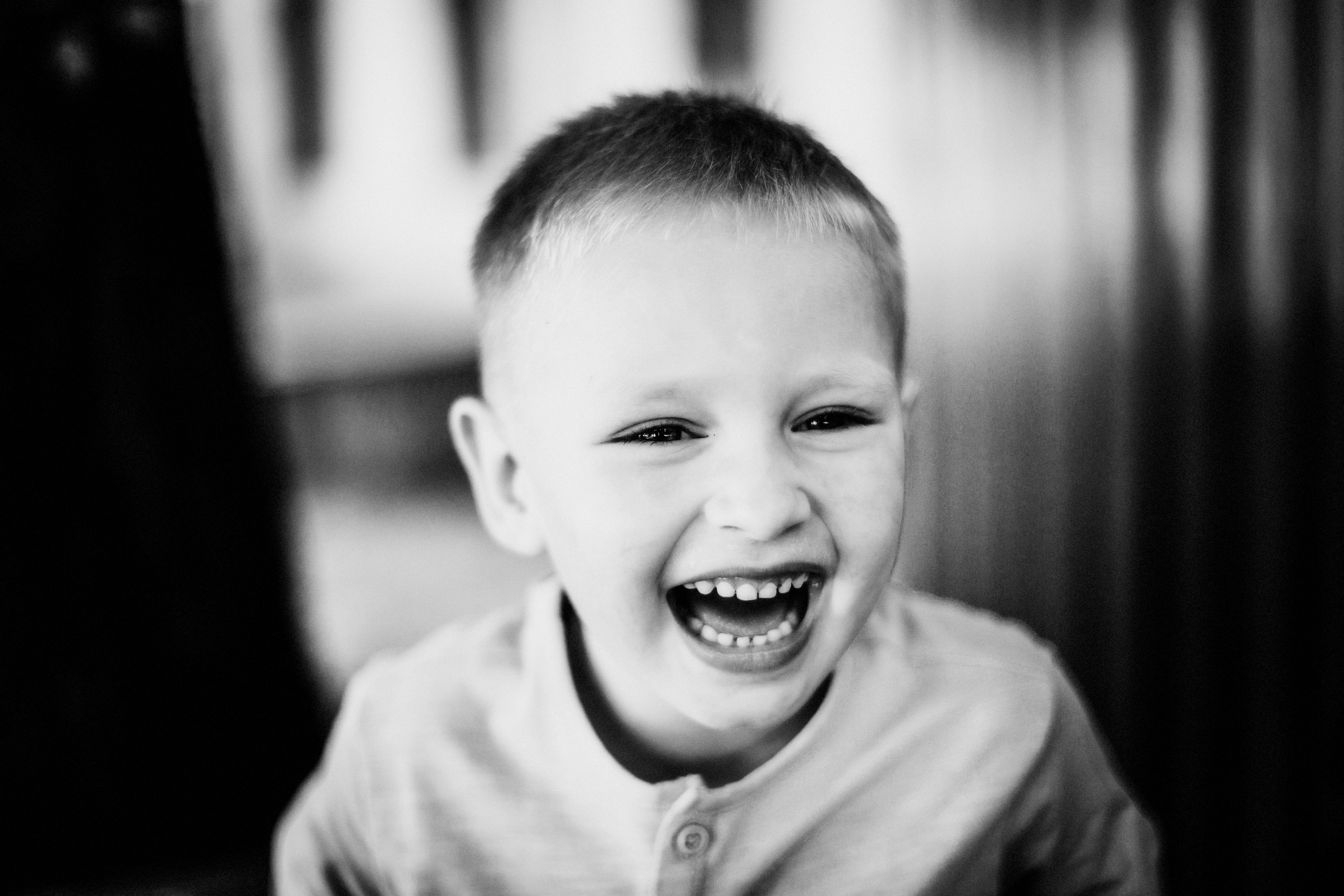 Уличная фотосессия мальчика с мамой и суровым папой. Детский, свадебный и семейный фотограф Юлия Курбатова, Санкт-Петербург