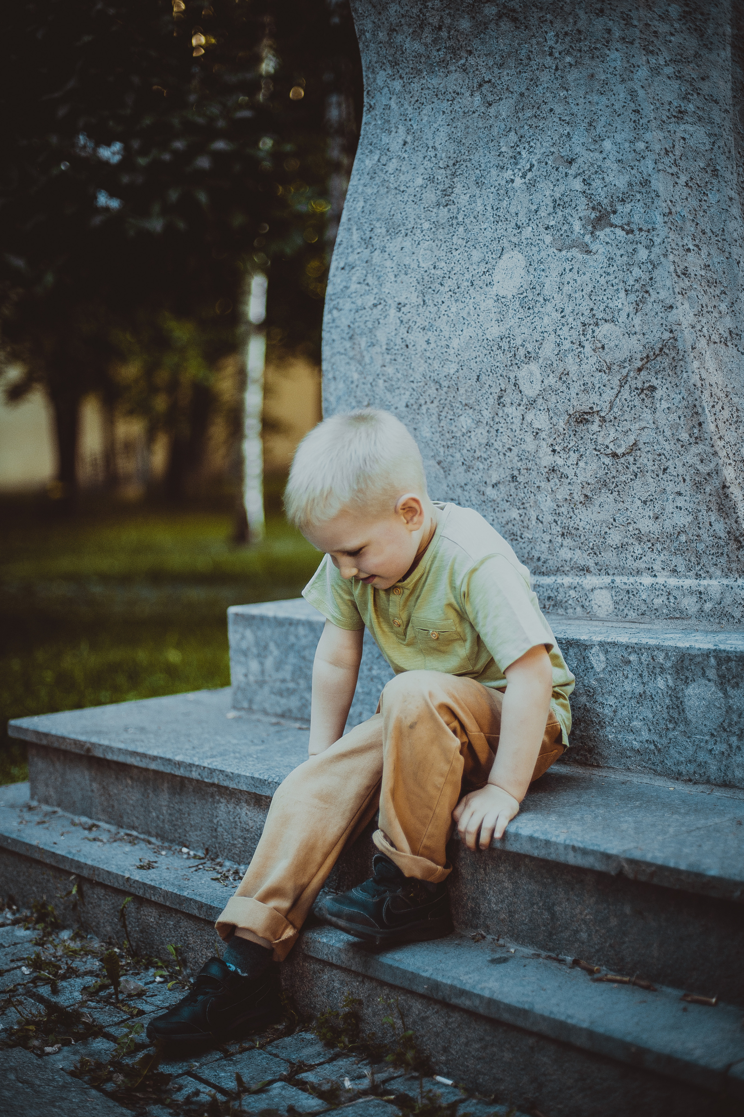 Уличная фотосессия мальчика с мамой и суровым папой. Детский, свадебный и семейный фотограф Юлия Курбатова, Санкт-Петербург