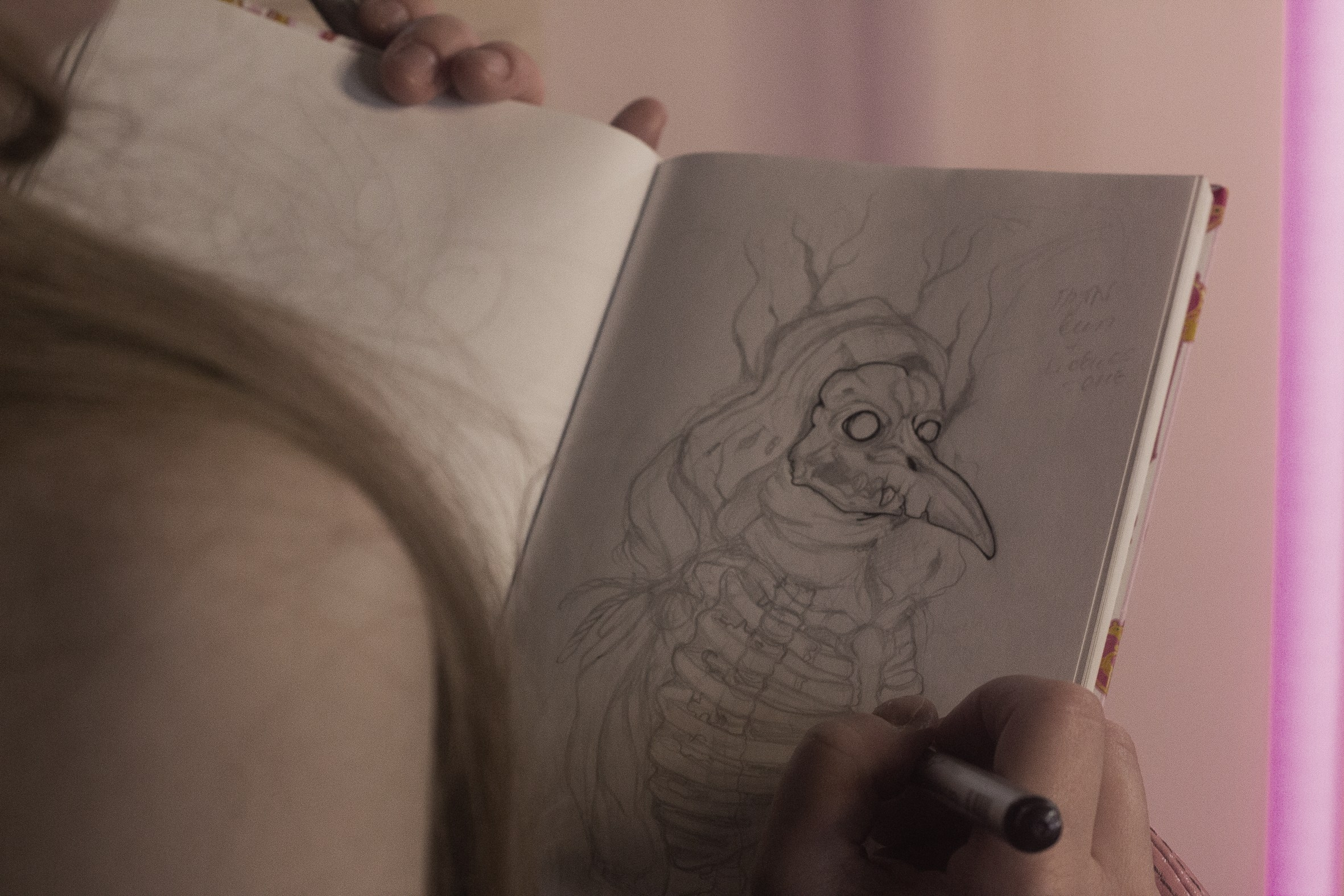 Милена, тату-мастер и художница. Контент-фотограф для творческих единиц и мастеров в Санкт-Петербурге