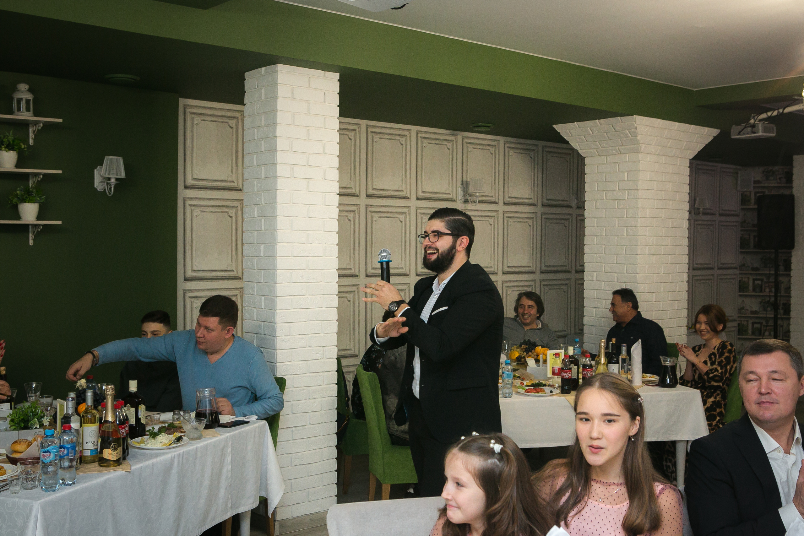 Ведущий Уфа Азат Гайсин gaisinshow.ru Корпоратив Уфа. Ресторан Уфа. Фотограф Уфа Алексей Муравьёв alexmur.ruВедущий Уфа Азат Гайсин Организация и провидение мероприятий eventsshow.ru