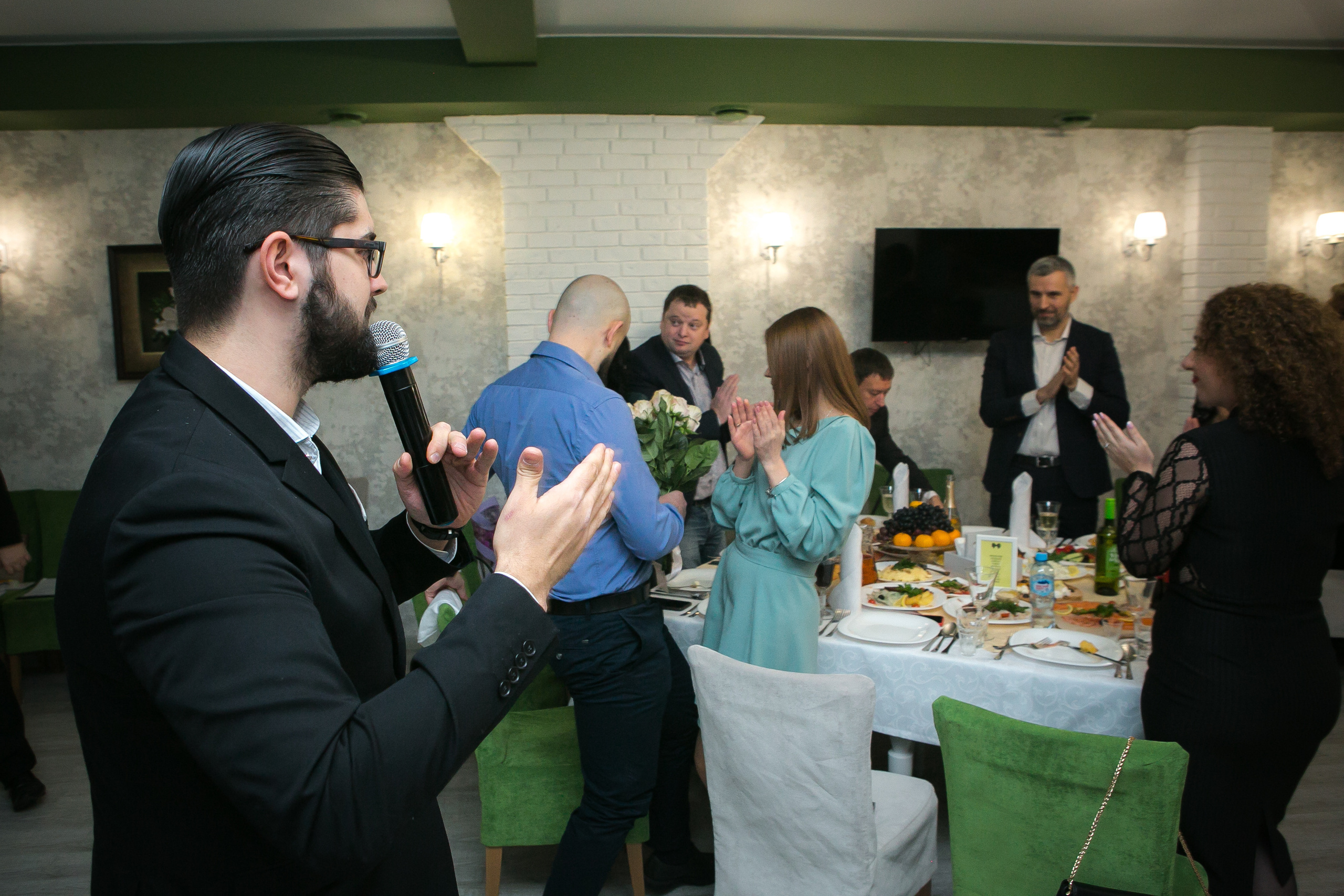 Ведущий Уфа Азат Гайсин gaisinshow.ru Корпоратив Уфа. Ресторан Уфа. Фотограф Уфа Алексей Муравьёв alexmur.ruВедущий Уфа Азат Гайсин Организация и провидение мероприятий eventsshow.ru