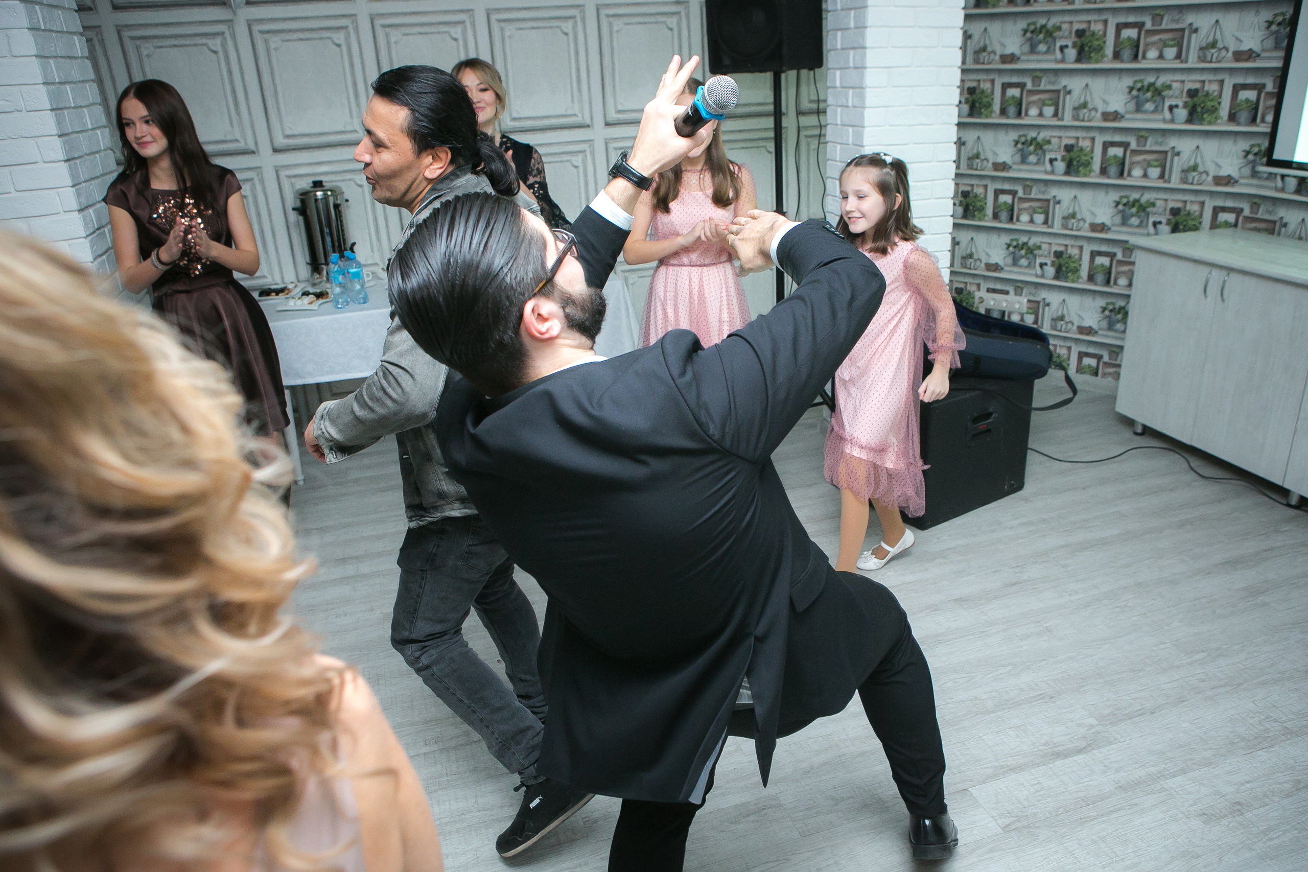 Ведущий Уфа Азат Гайсин gaisinshow.ru Корпоратив Уфа. Ресторан Уфа. Фотограф Уфа Алексей Муравьёв alexmur.ruВедущий Уфа Азат Гайсин Организация и провидение мероприятий eventsshow.ru