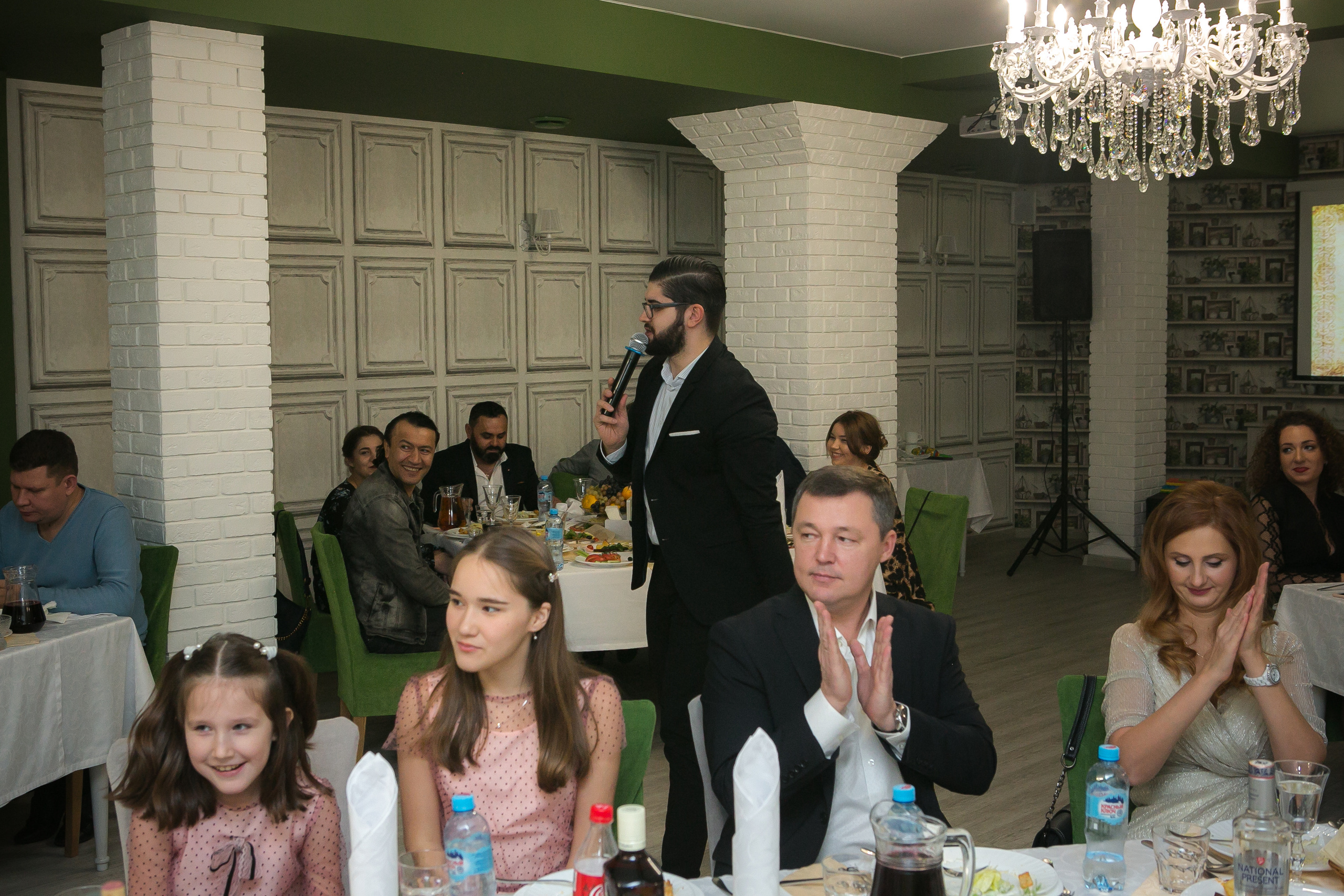 Ведущий Уфа Азат Гайсин gaisinshow.ru Корпоратив Уфа. Ресторан Уфа. Фотограф Уфа Алексей Муравьёв alexmur.ruВедущий Уфа Азат Гайсин Организация и провидение мероприятий eventsshow.ru