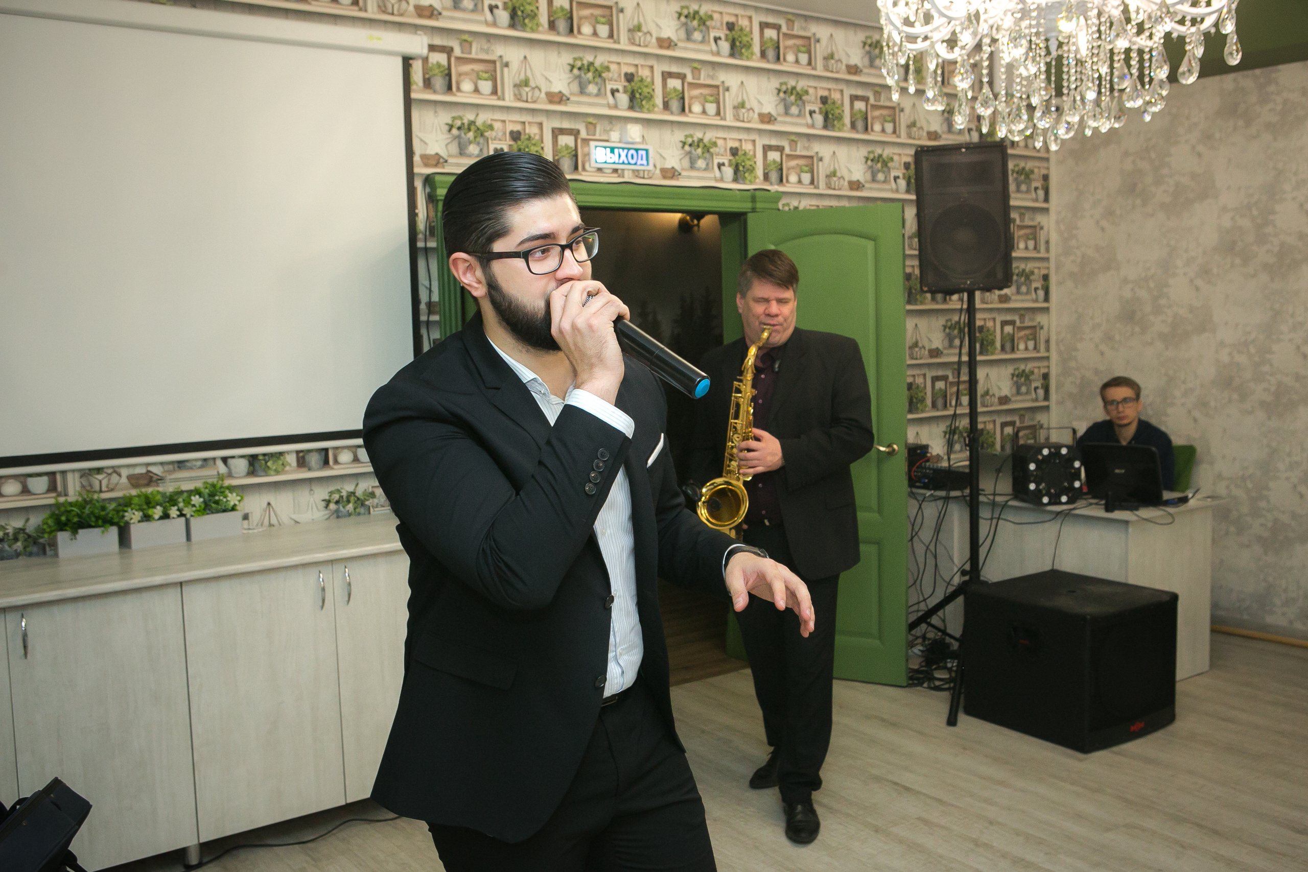 Ведущий Уфа Азат Гайсин gaisinshow.ru Корпоратив Уфа. Ресторан Уфа. Фотограф Уфа Алексей Муравьёв alexmur.ruВедущий Уфа Азат Гайсин Организация и провидение мероприятий eventsshow.ru