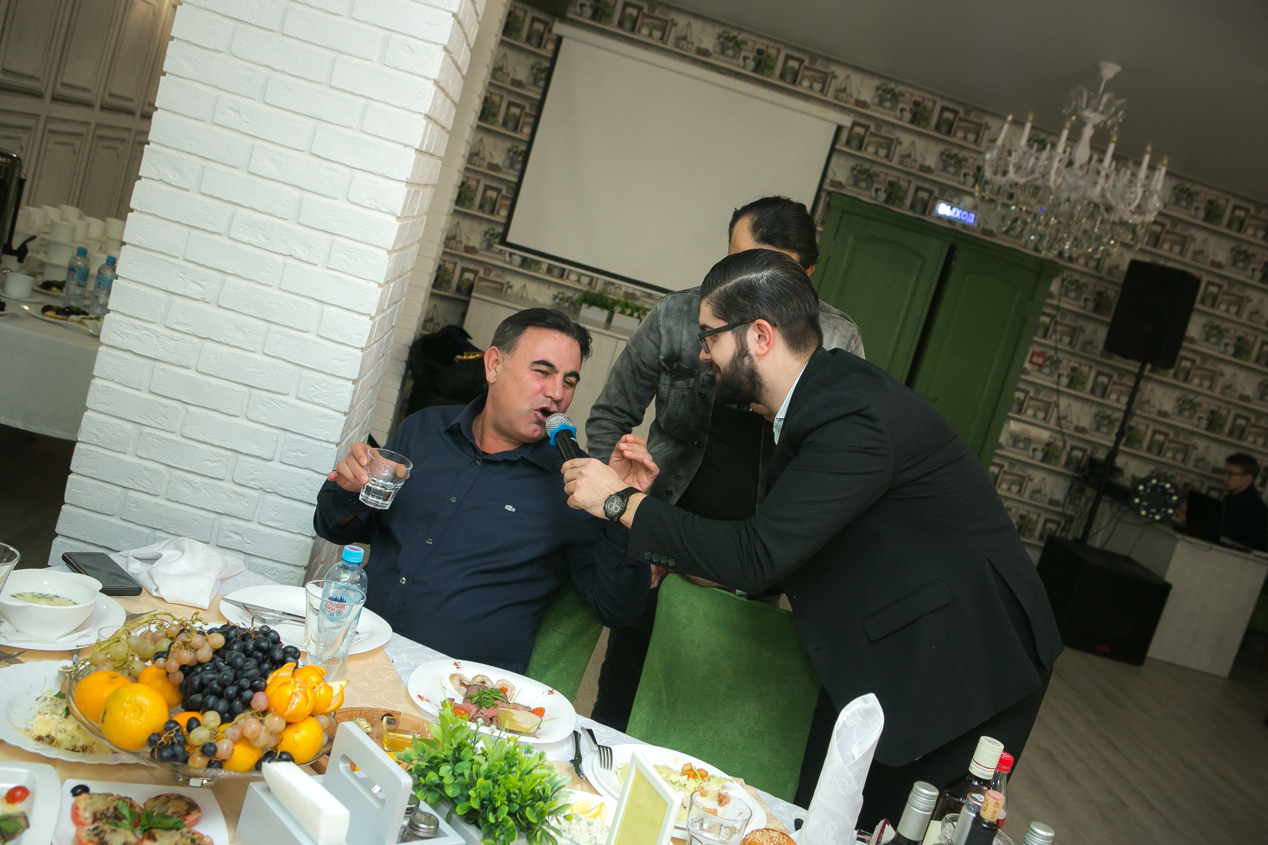 Ведущий Уфа Азат Гайсин gaisinshow.ru Корпоратив Уфа. Ресторан Уфа. Фотограф Уфа Алексей Муравьёв alexmur.ruВедущий Уфа Азат Гайсин Организация и провидение мероприятий eventsshow.ru