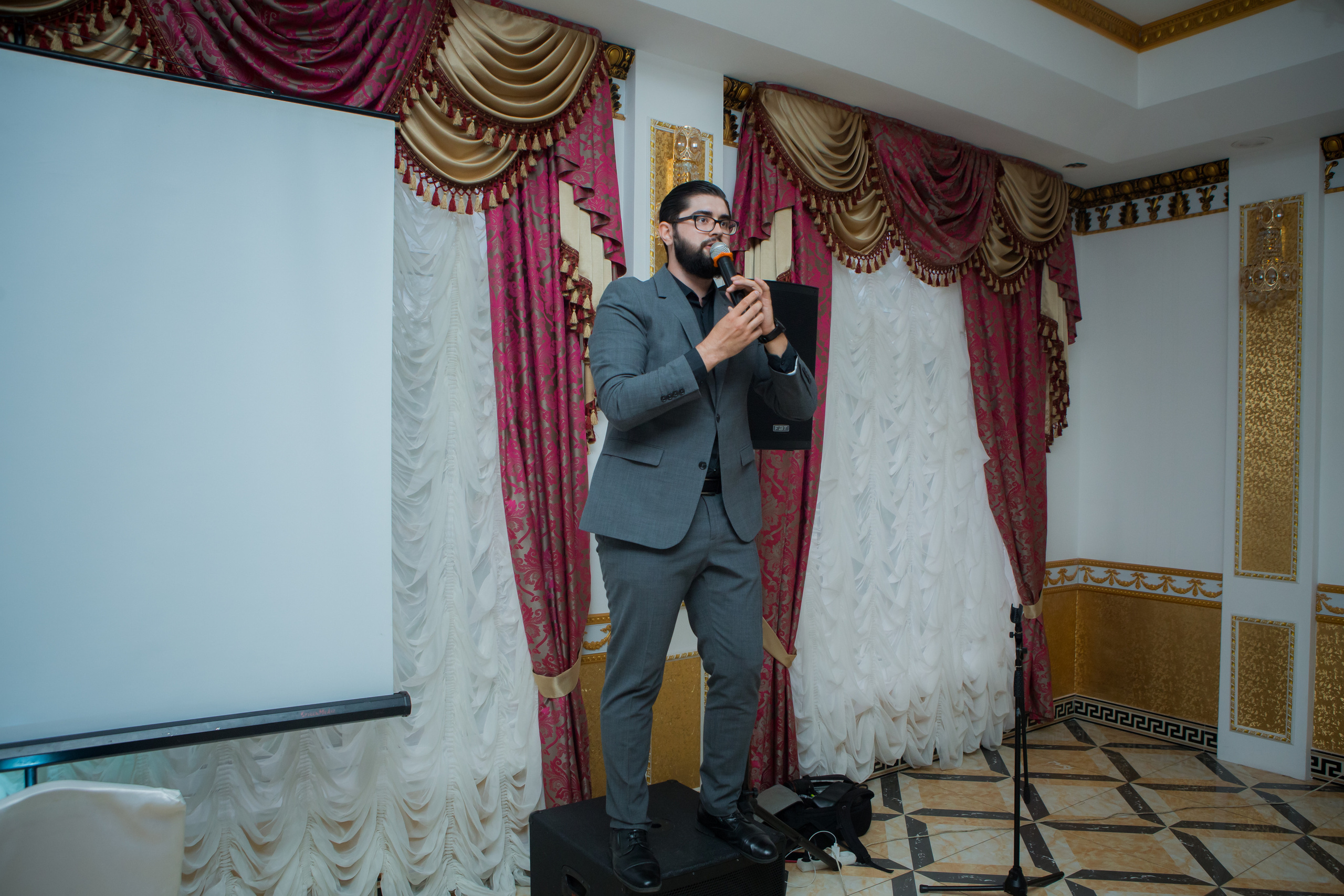 Ведущий Уфа Азат Гайсин. Свадьба. Ресторан Жемчужина. Ведущий мероприятий и праздников - Азат Гайсин