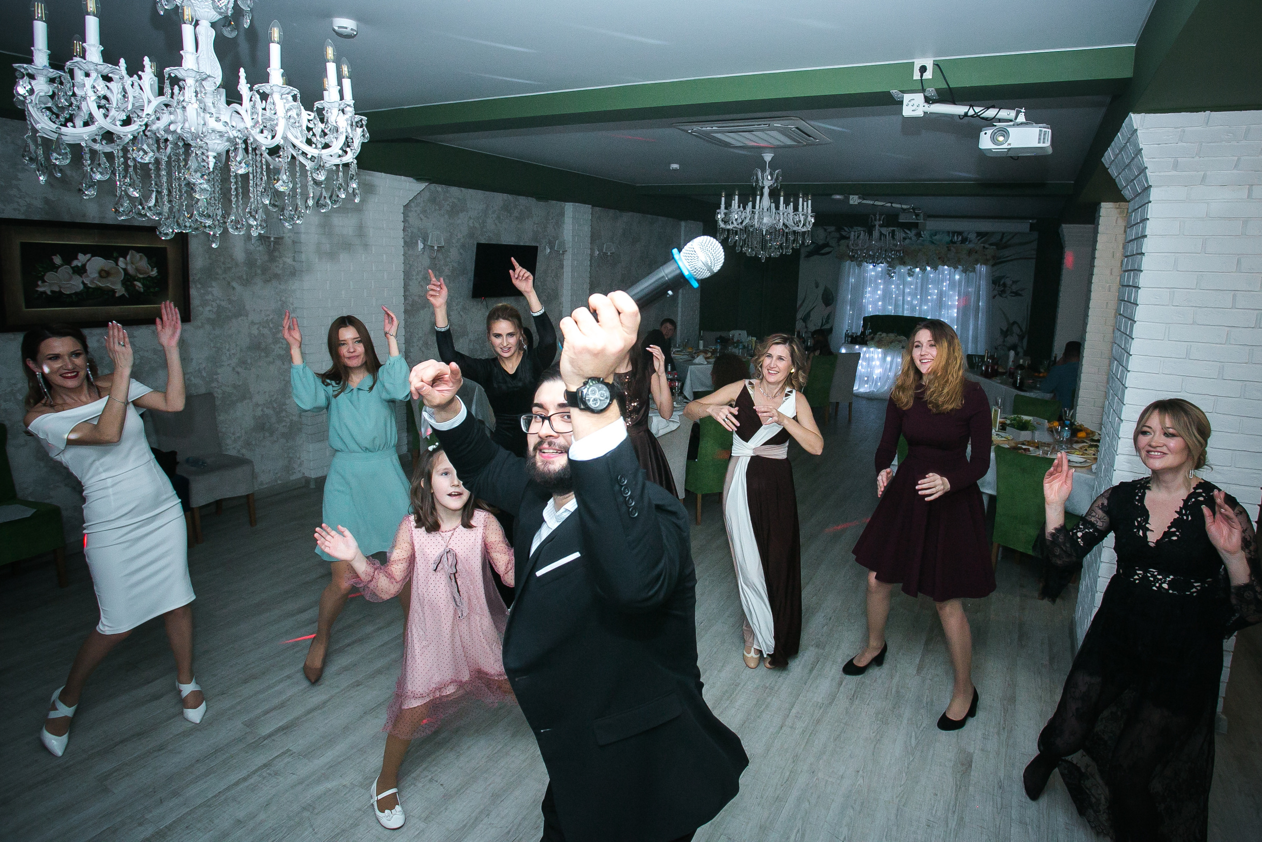 Ведущий Уфа Азат Гайсин gaisinshow.ru Корпоратив Уфа. Ресторан Уфа. Фотограф Уфа Алексей Муравьёв alexmur.ruВедущий Уфа Азат Гайсин Организация и провидение мероприятий eventsshow.ru