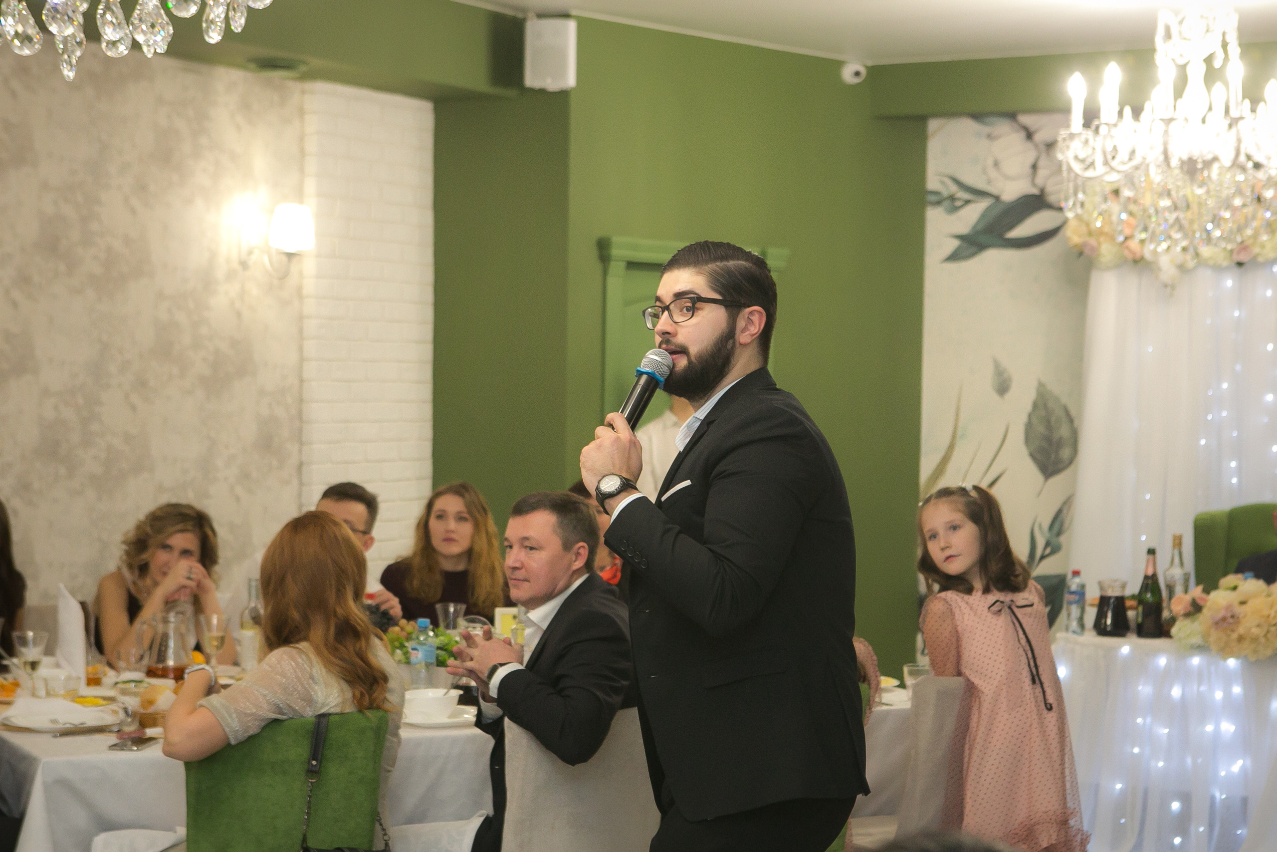 Ведущий Уфа Азат Гайсин gaisinshow.ru Корпоратив Уфа. Ресторан Уфа. Фотограф Уфа Алексей Муравьёв alexmur.ruВедущий Уфа Азат Гайсин Организация и провидение мероприятий eventsshow.ru