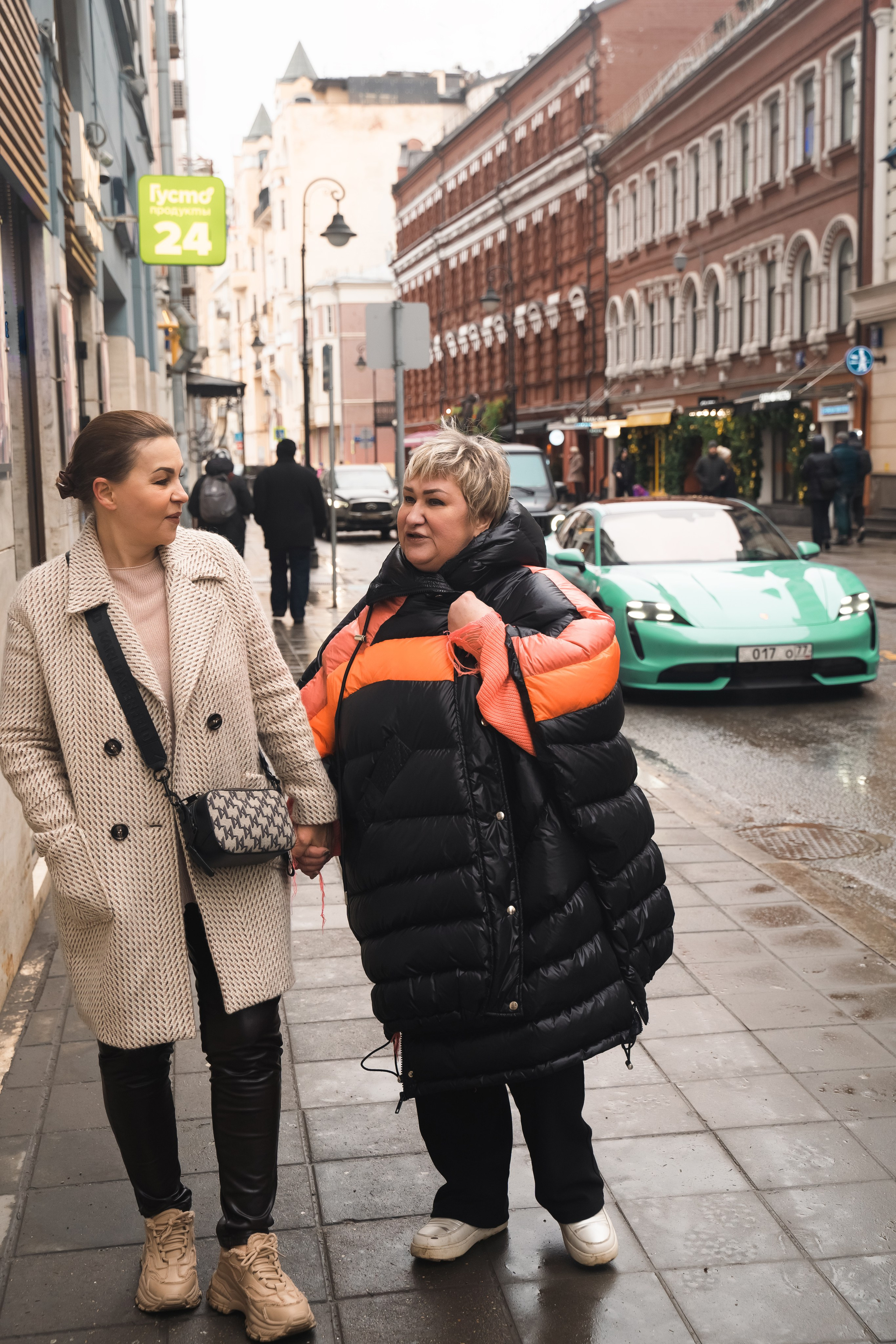 FRIENDS story Надежда + Ирина. Контент фотограф в Москве Кулич Настя