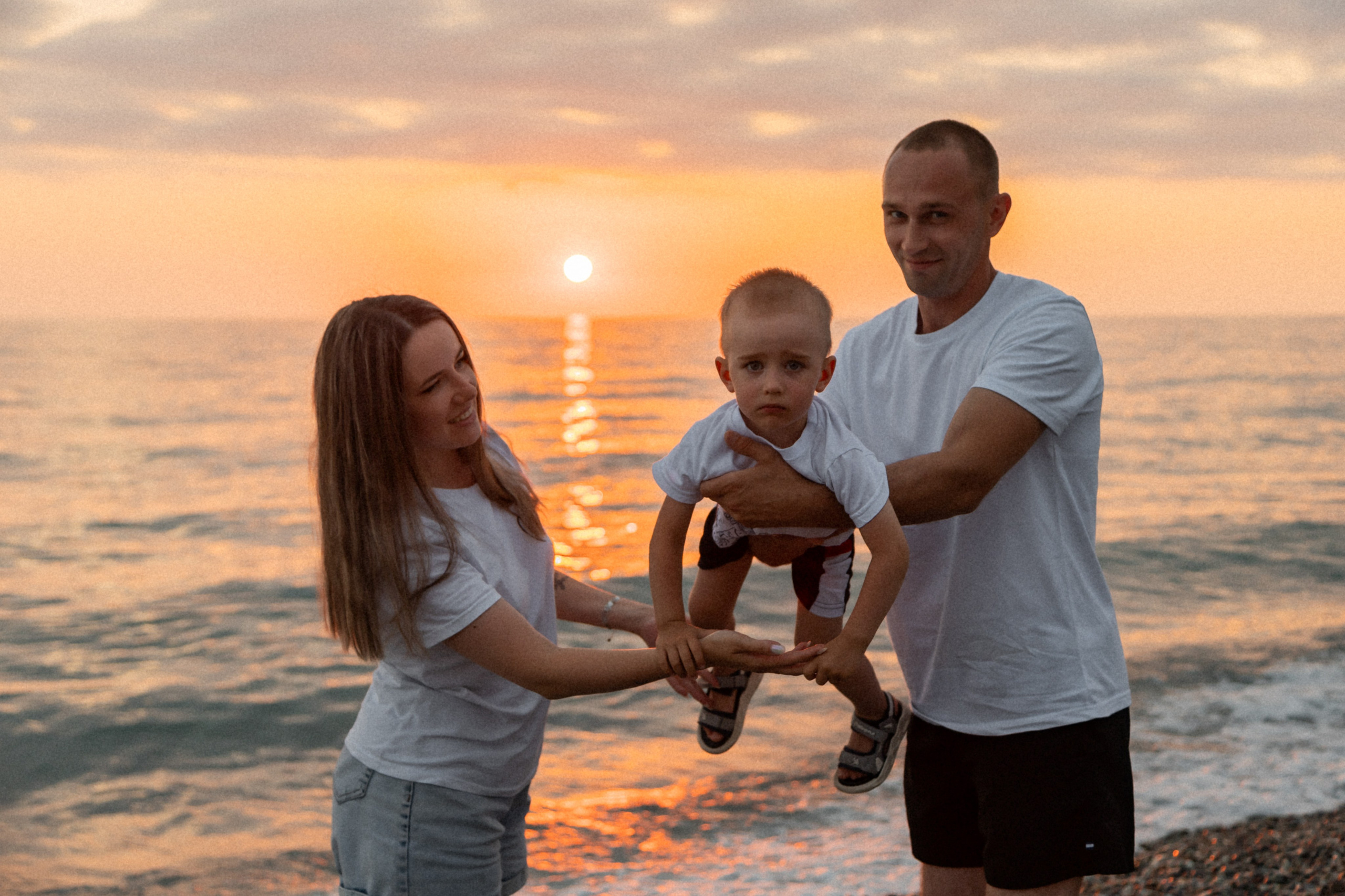 Прогулка у моря. Семейный фотограф в Сочи, Лоо, Дагомысе, Вардане Кучумова Олеся