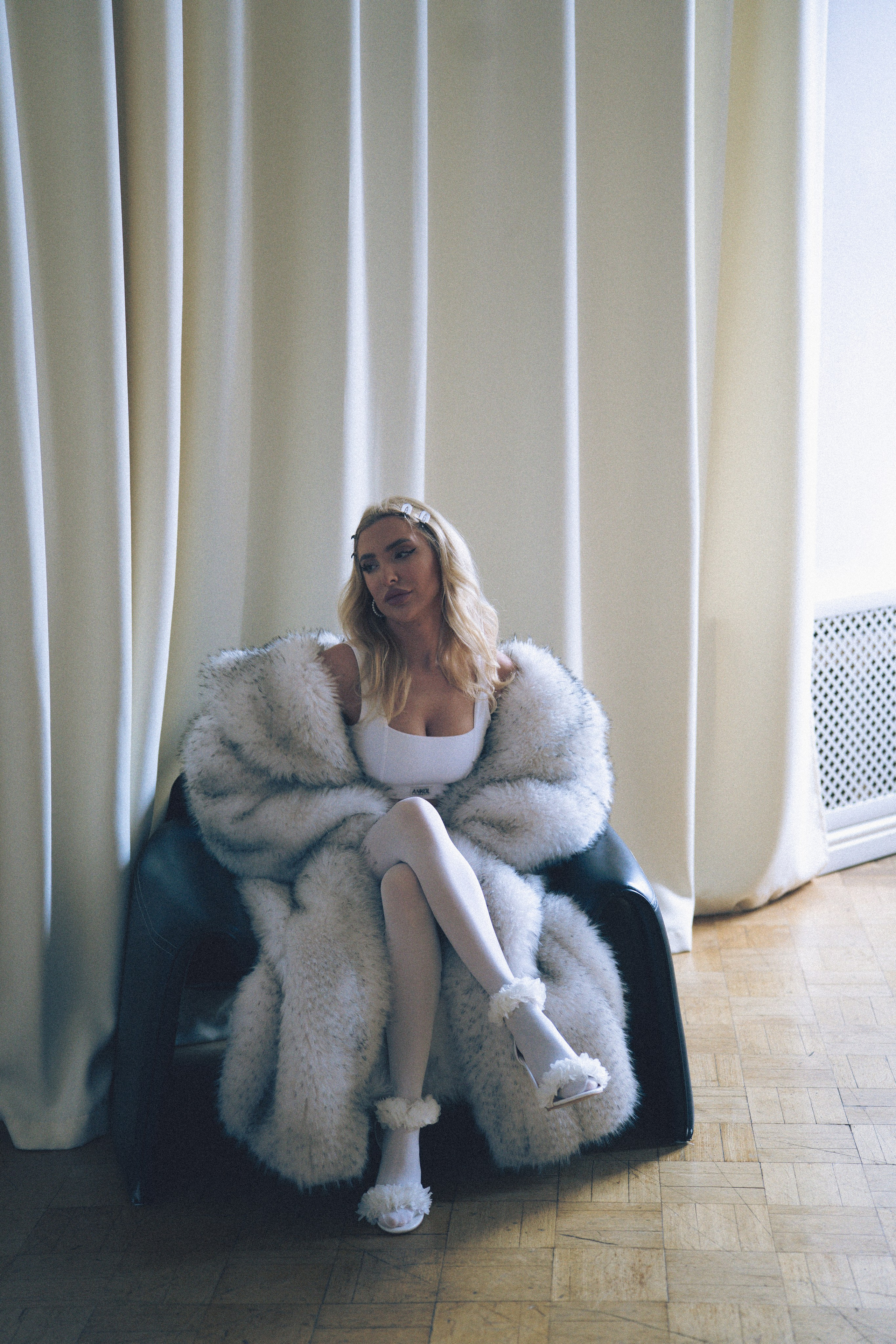 МИНИМАЛИЗМ В СТУДИИ НА ЧЕРНЫШЕВСКОЙ В СТУДИИ С БАЛКОНОМ. Профессиональный фотограф, Санкт-Петербург — Виктория Богомолова