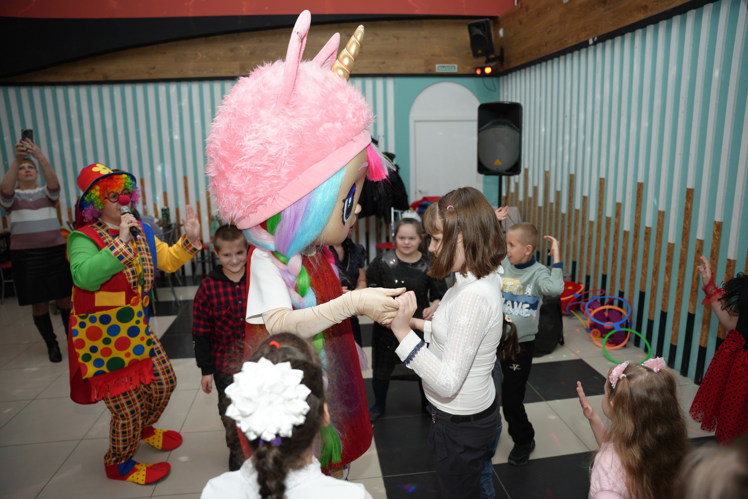 Социально —благотворительная акция «Ты в этом мире не один», посвященная Международному дню инвалидов. ВЫПУСКНЫЕ АЛЬБОМЫ, Школьный фотограф, семейный и свадебный в Саратове и области Ольга Плаксина