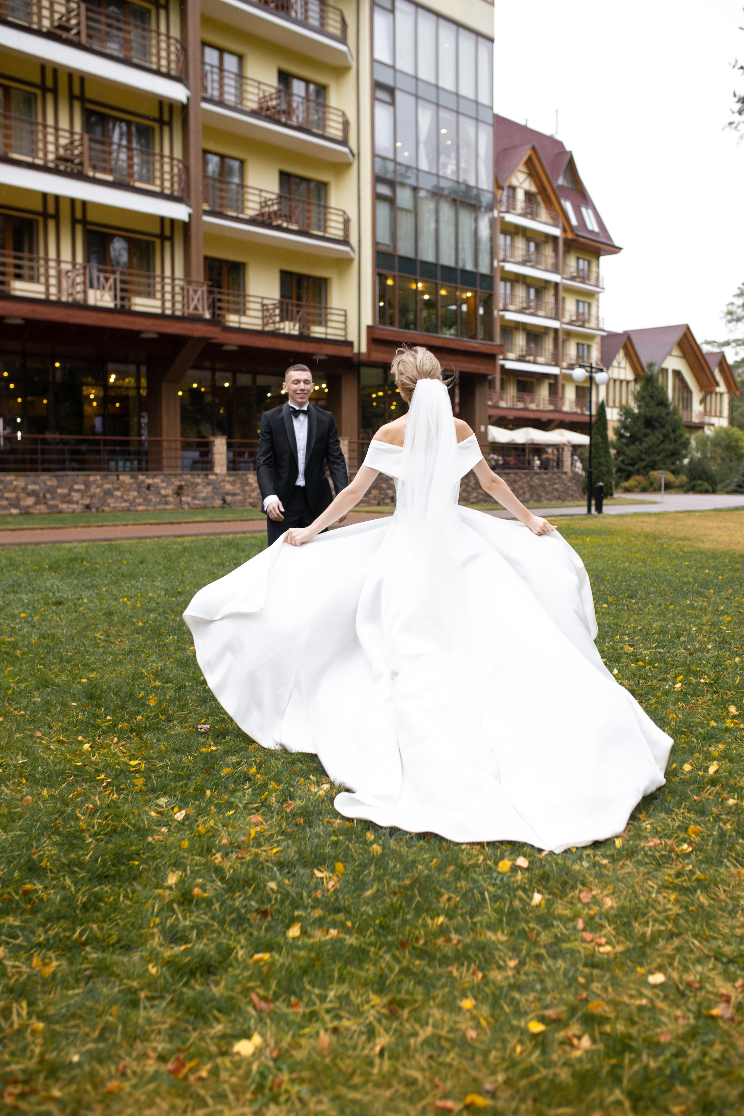 Свадебная фотосессия в отеле Ареал. Фотограф в Железнодорожном и Балашихе
